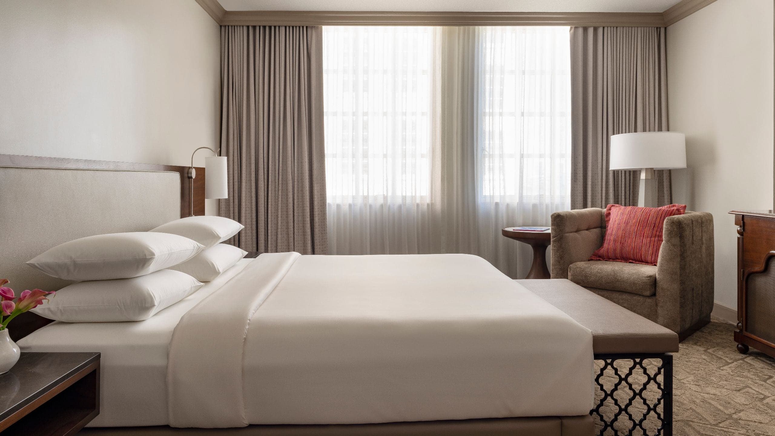 1 King Accessible Tub - Image 1