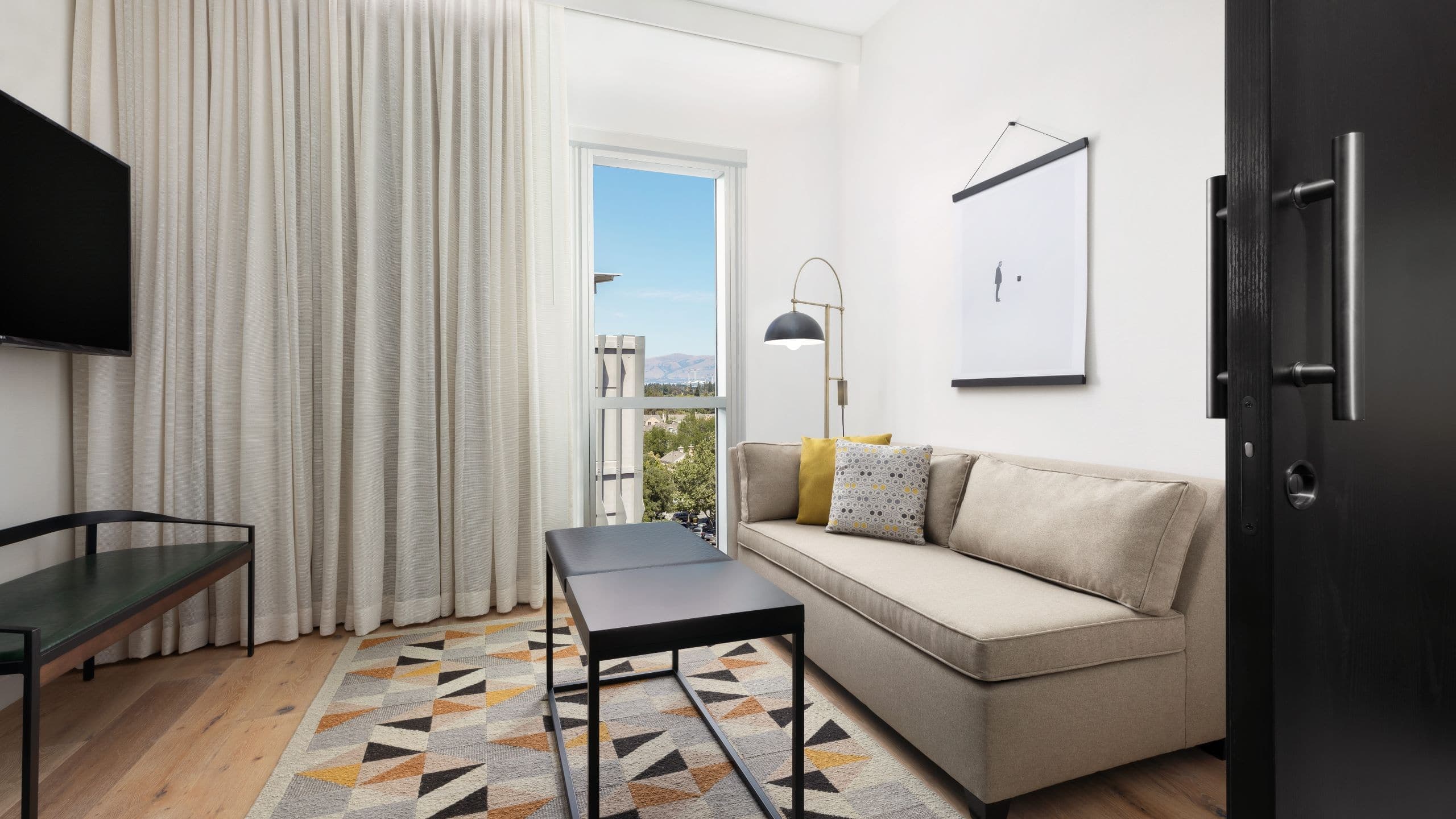 1 Bedroom Suite with Queen Bed - Image 2