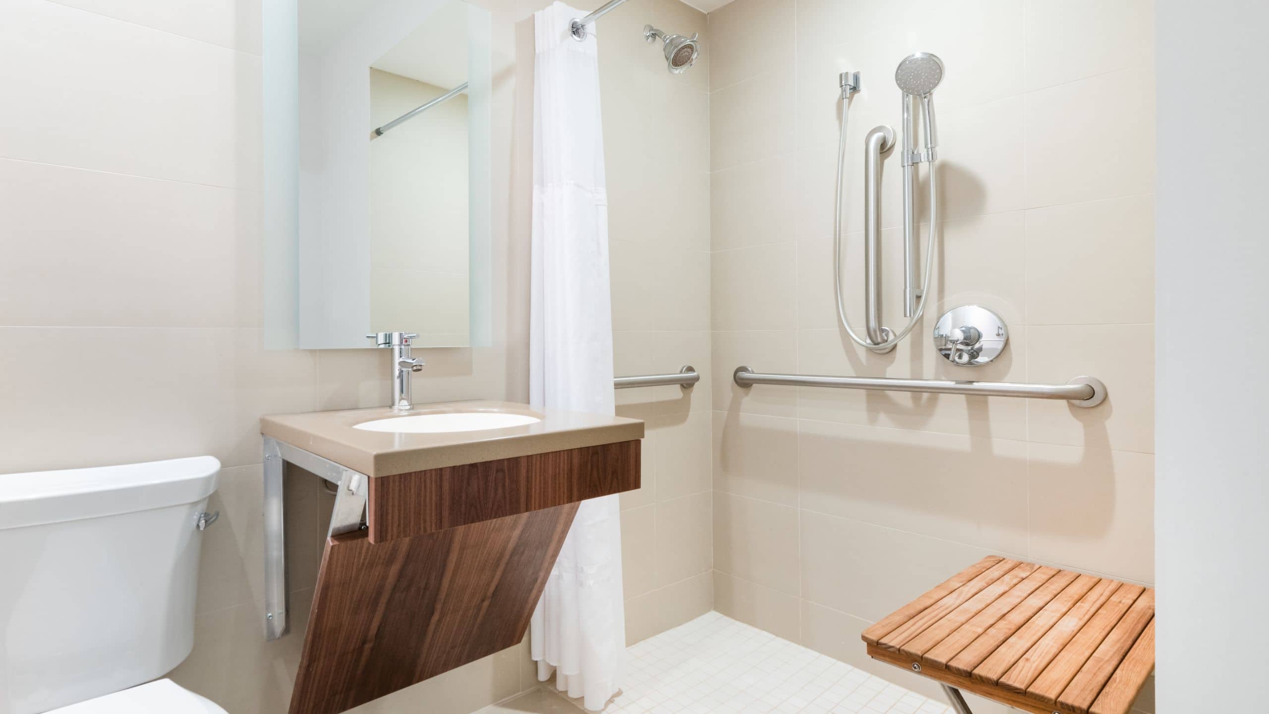 1 King Bed with ADA Shower - Image 1