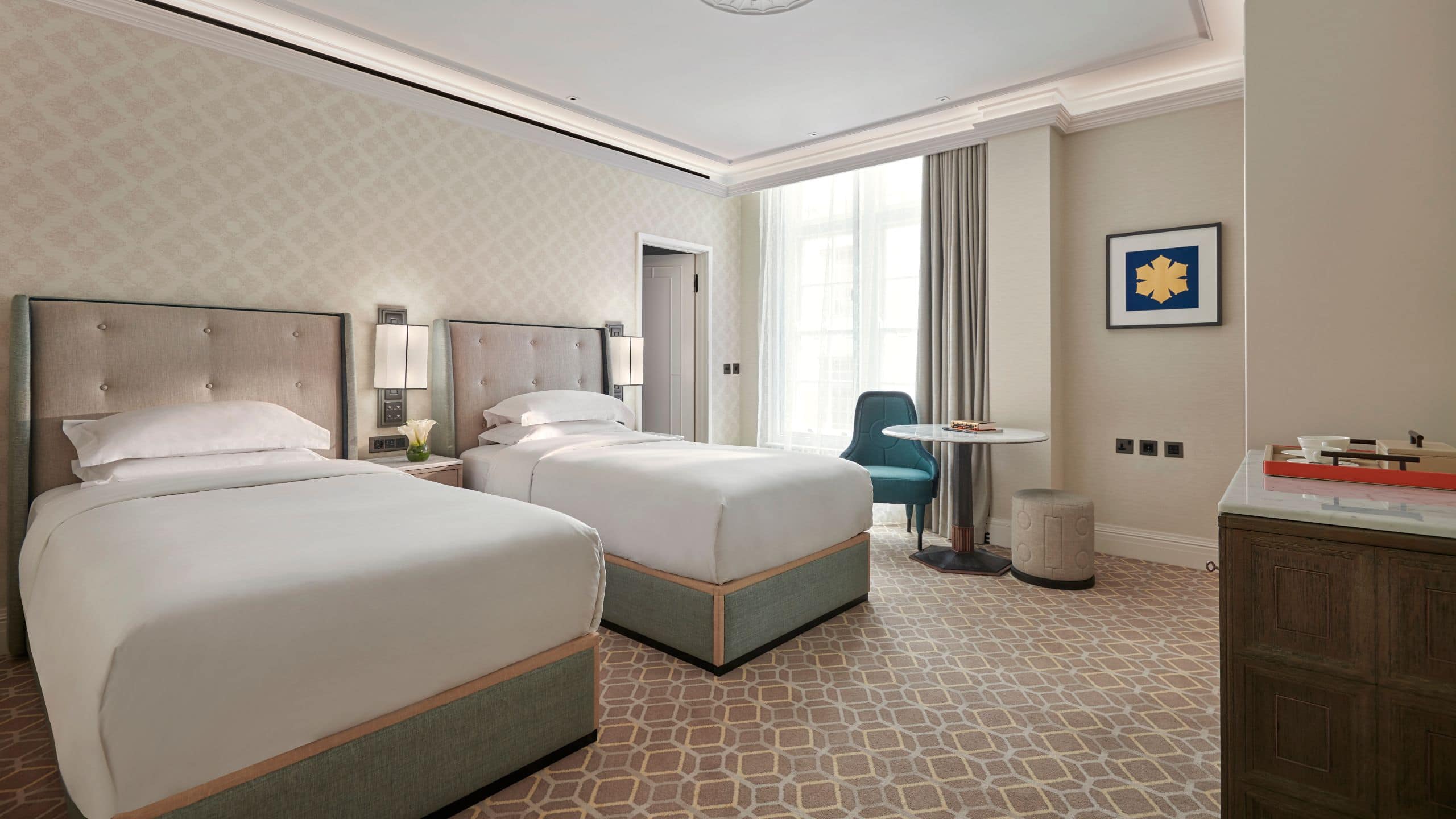 2 Twin Beds - Image 5