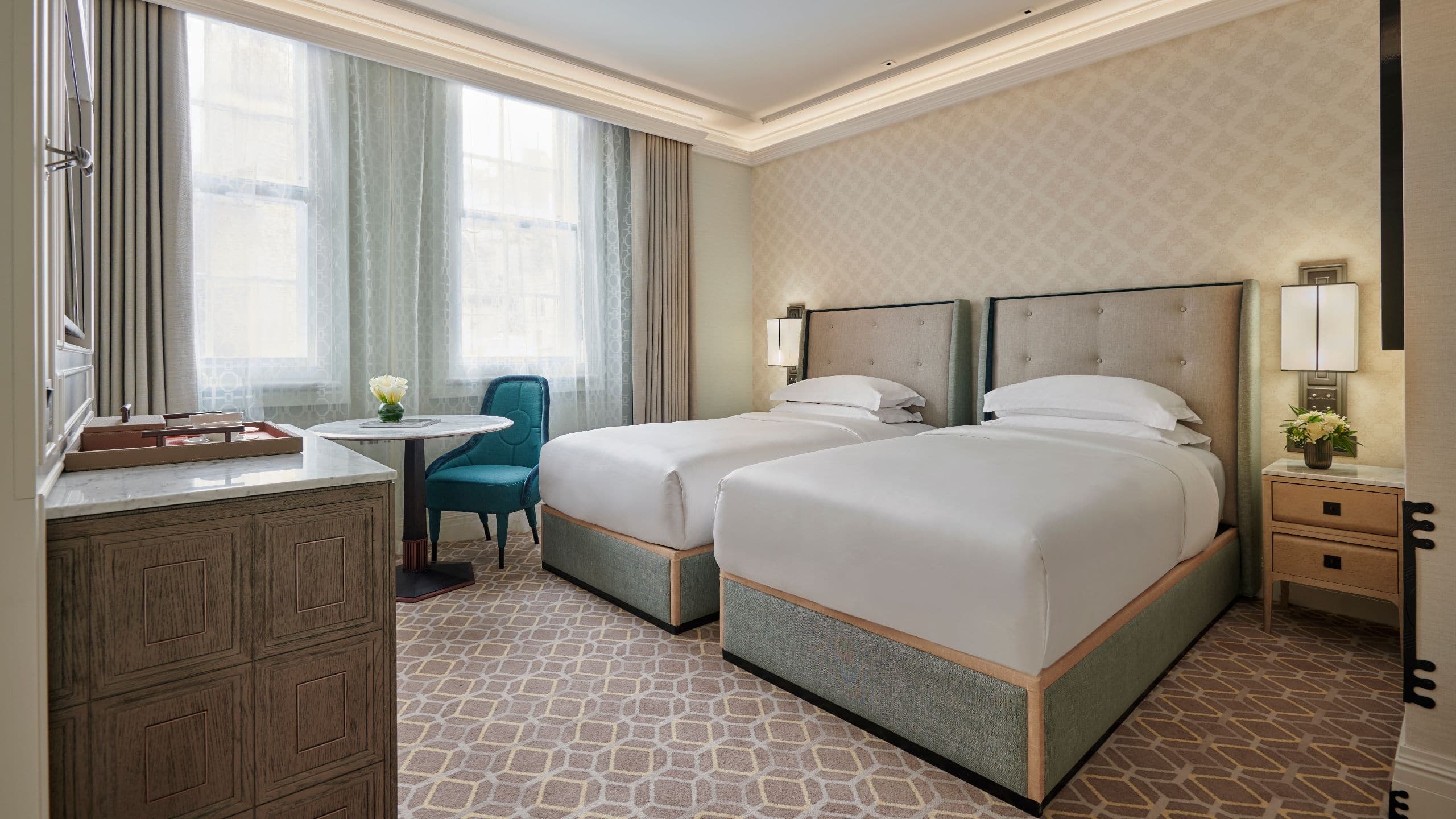 2 Twin Beds - Image 1