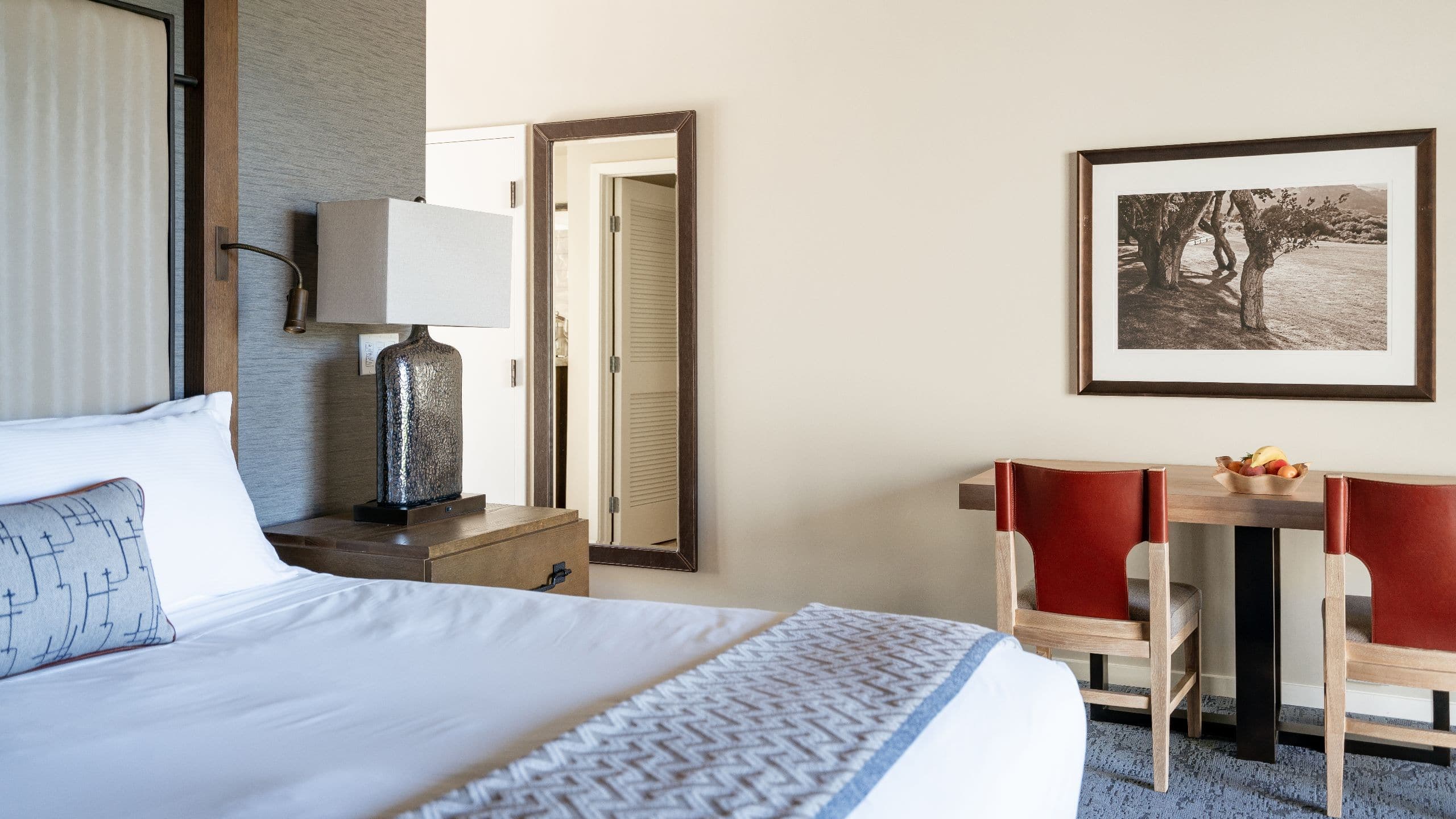 Santa Lucia with King Bed Accessible Shower - Image 3