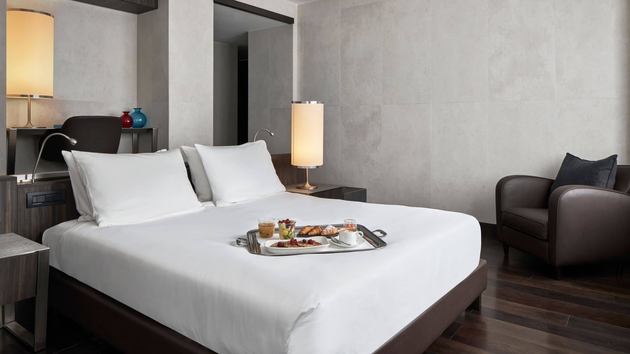 Deluxe Suite - Image 2