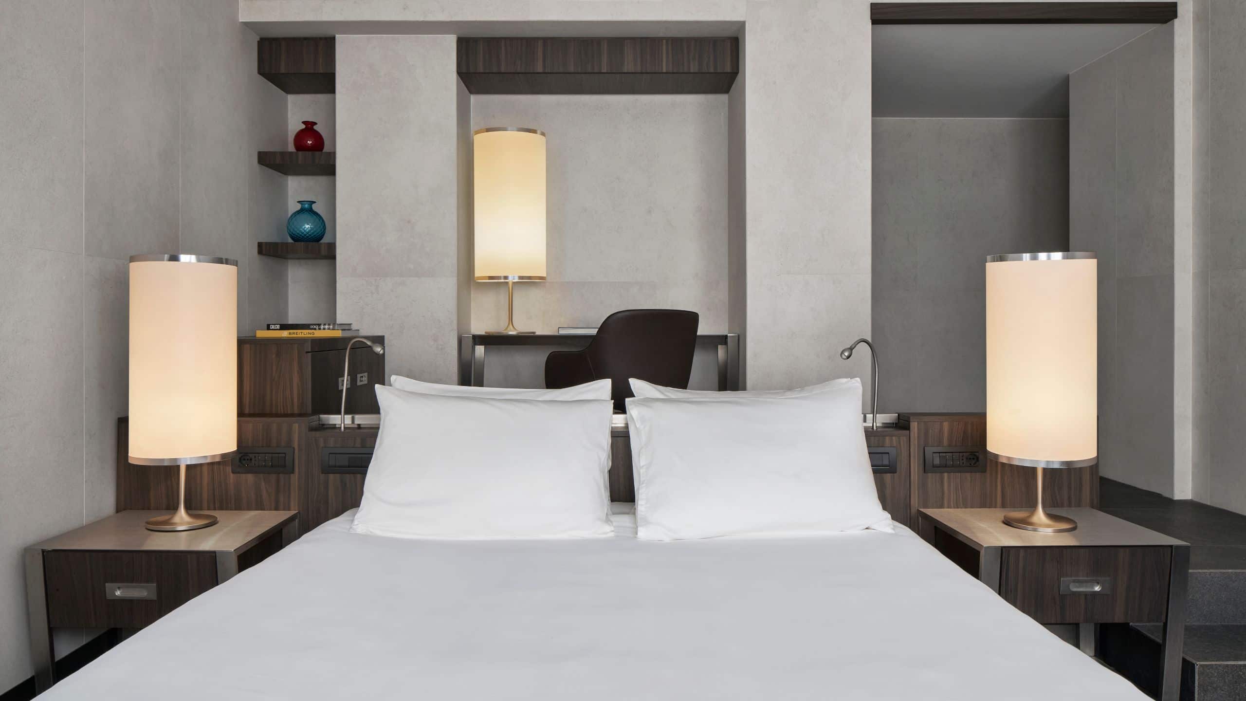 Deluxe Suite - Image 1