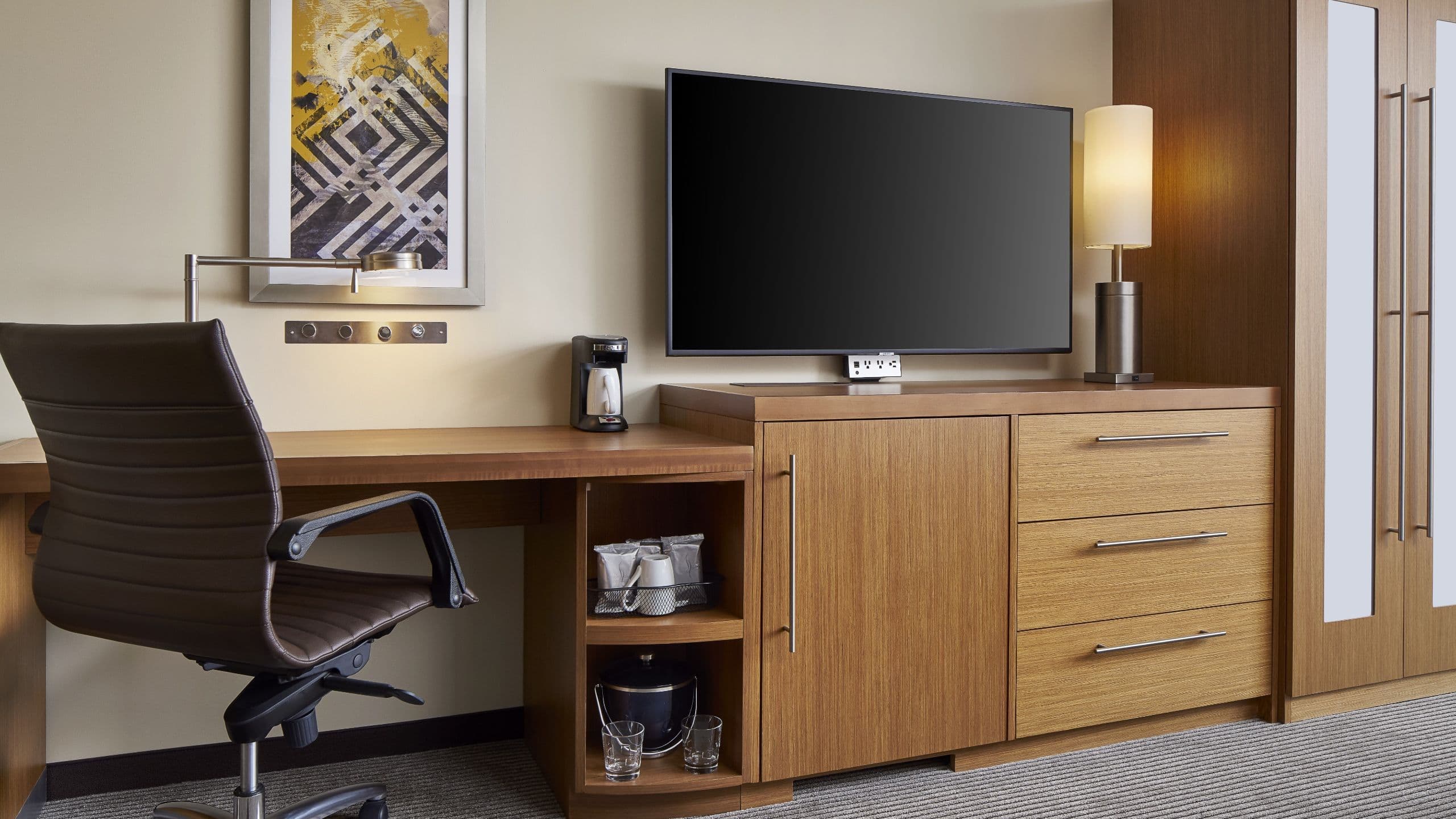 Two Queen Beds (Plus Sofa Bed) - Image 3