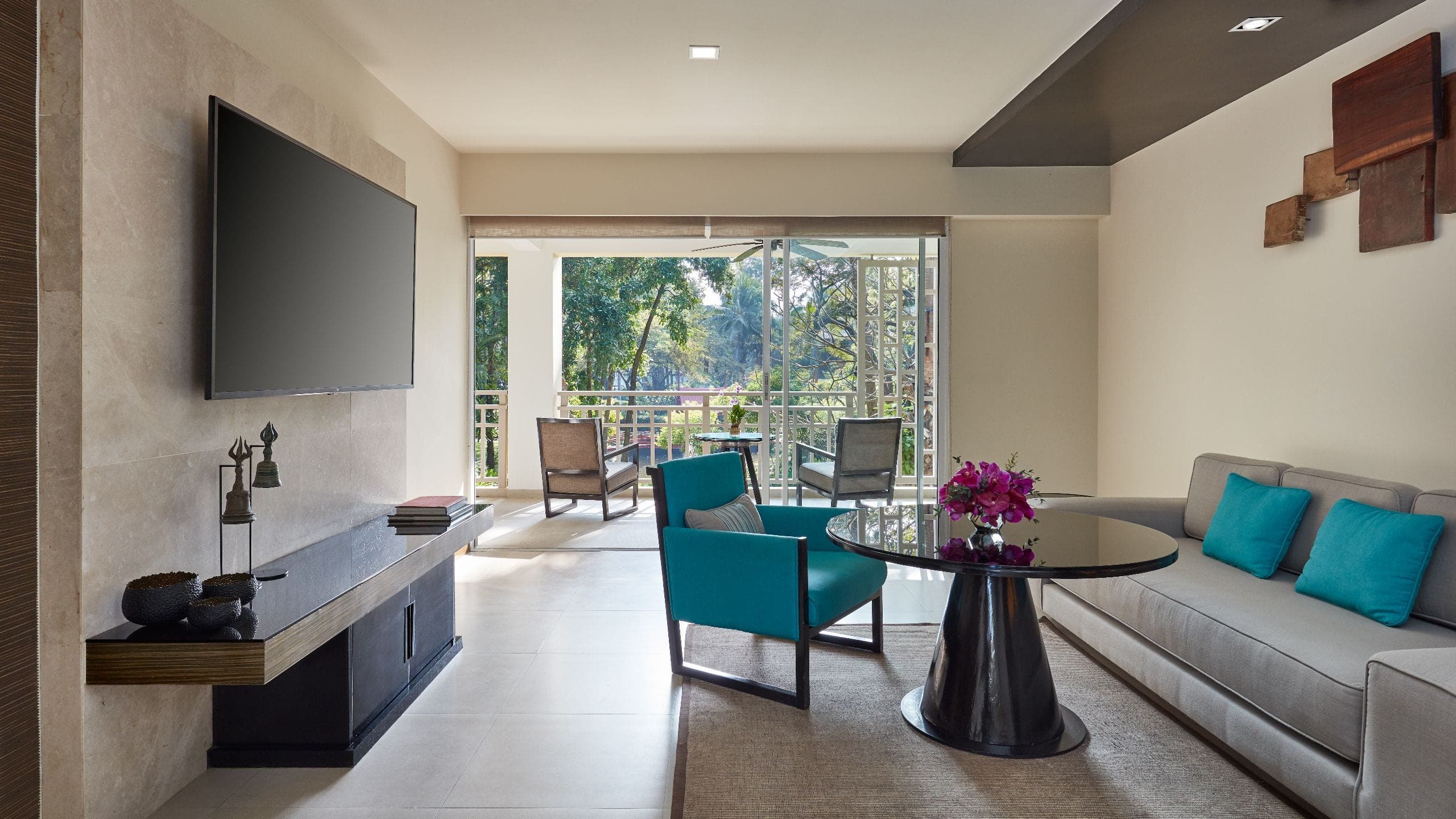 Regency Executive Suite - Image 2