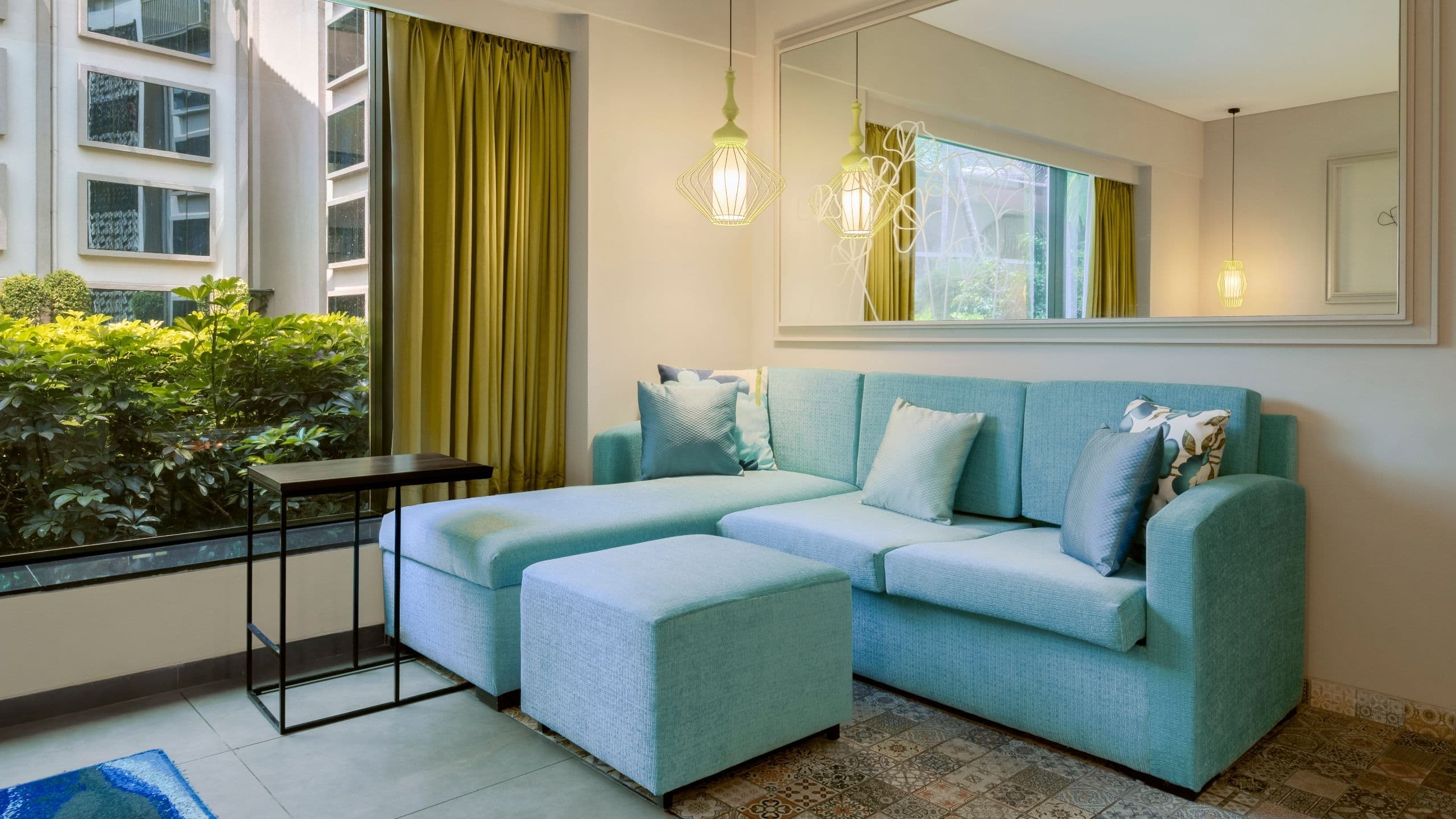 1 King Bed - Image 3