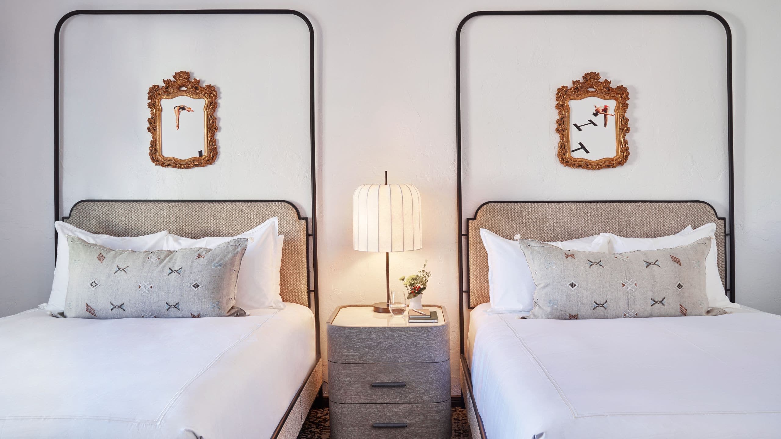 2 Queen Beds Accessible Tub - Image 1