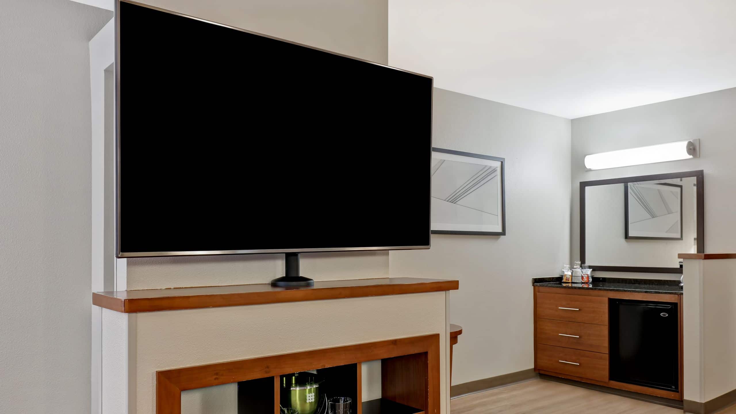 King Bed (With Sofa Bed) - Image 2