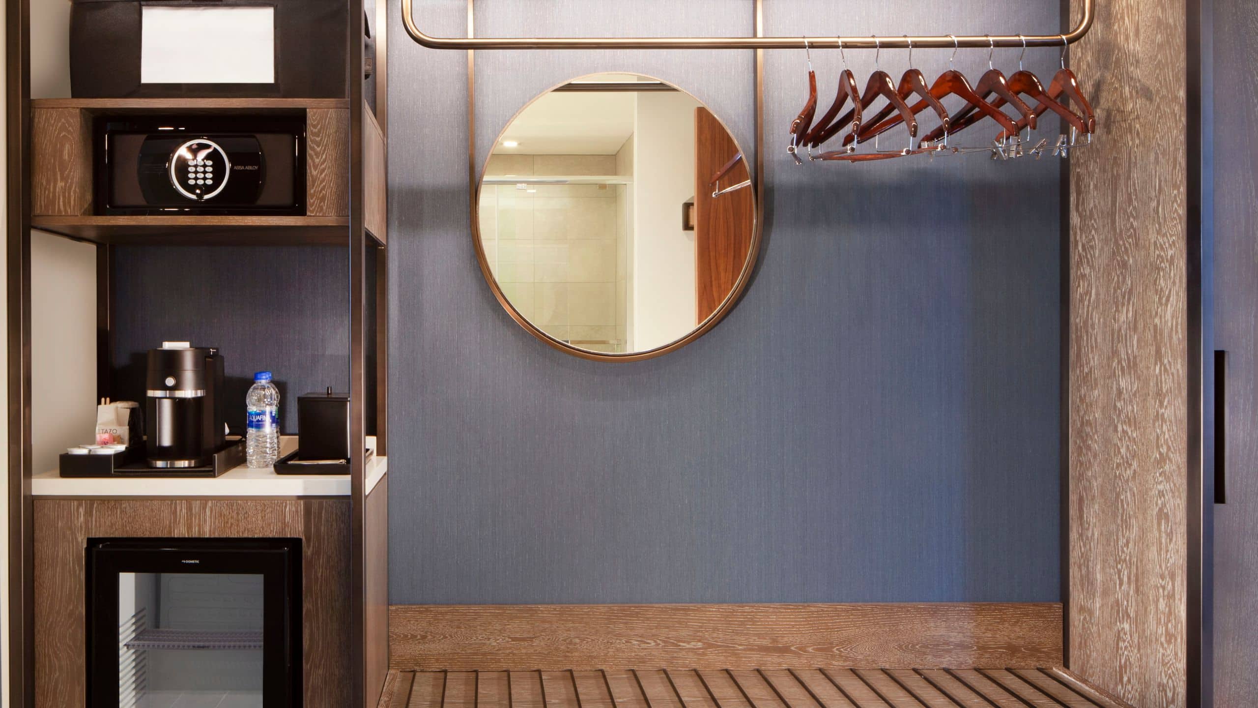 Standard | King Bed - Image 4