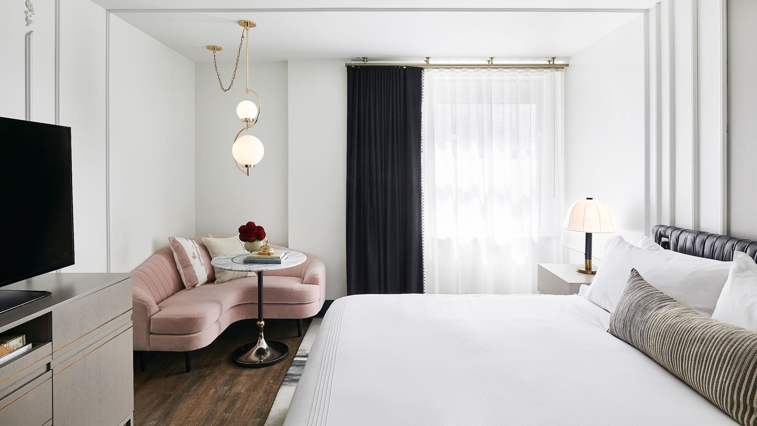 1 King Bed - Image 1