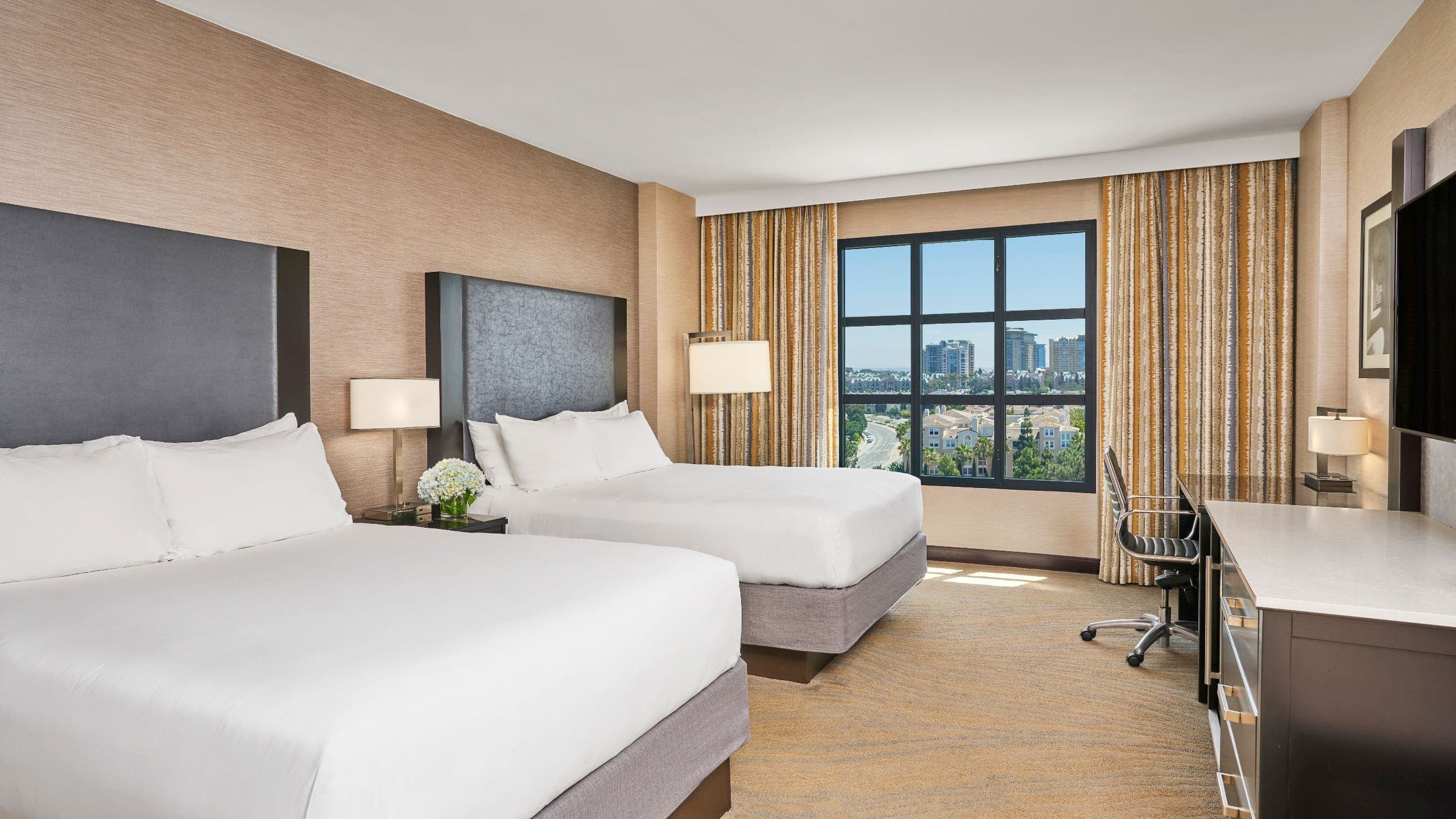 Accesible Queen Tub - Image 1