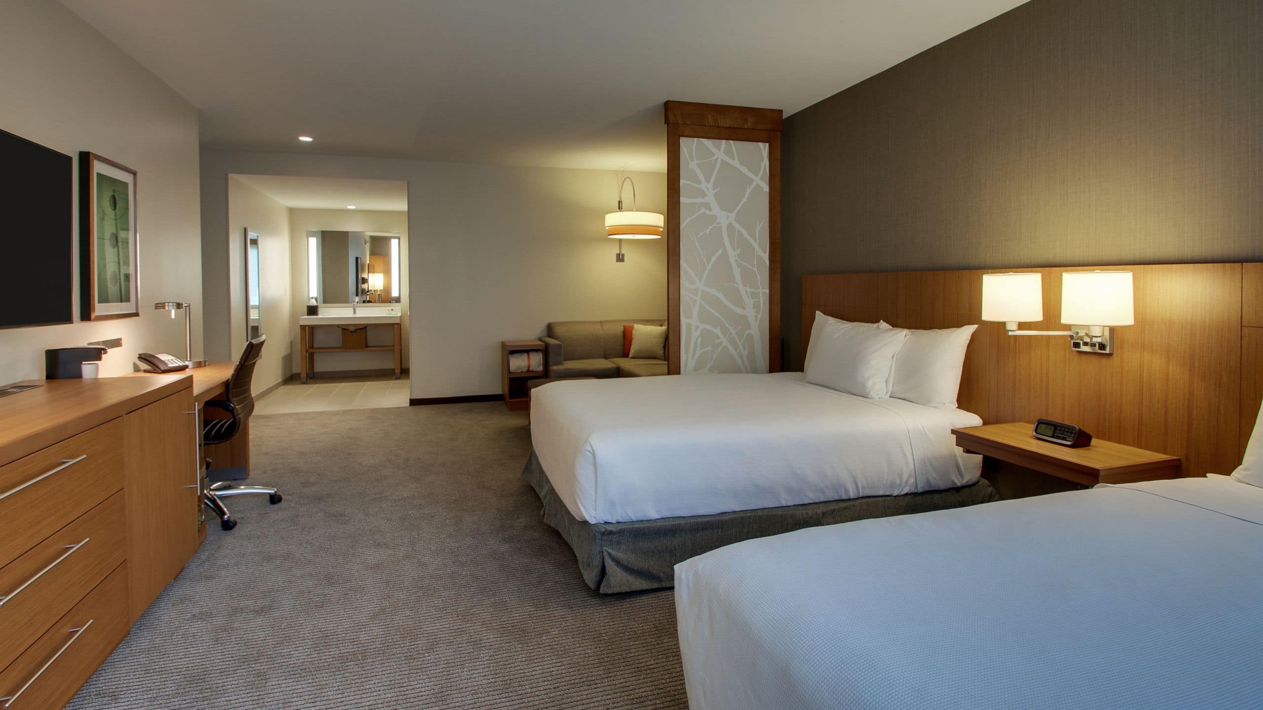 Accessible | Two Queen Beds / Tub (plus sofa bed) - Image 3