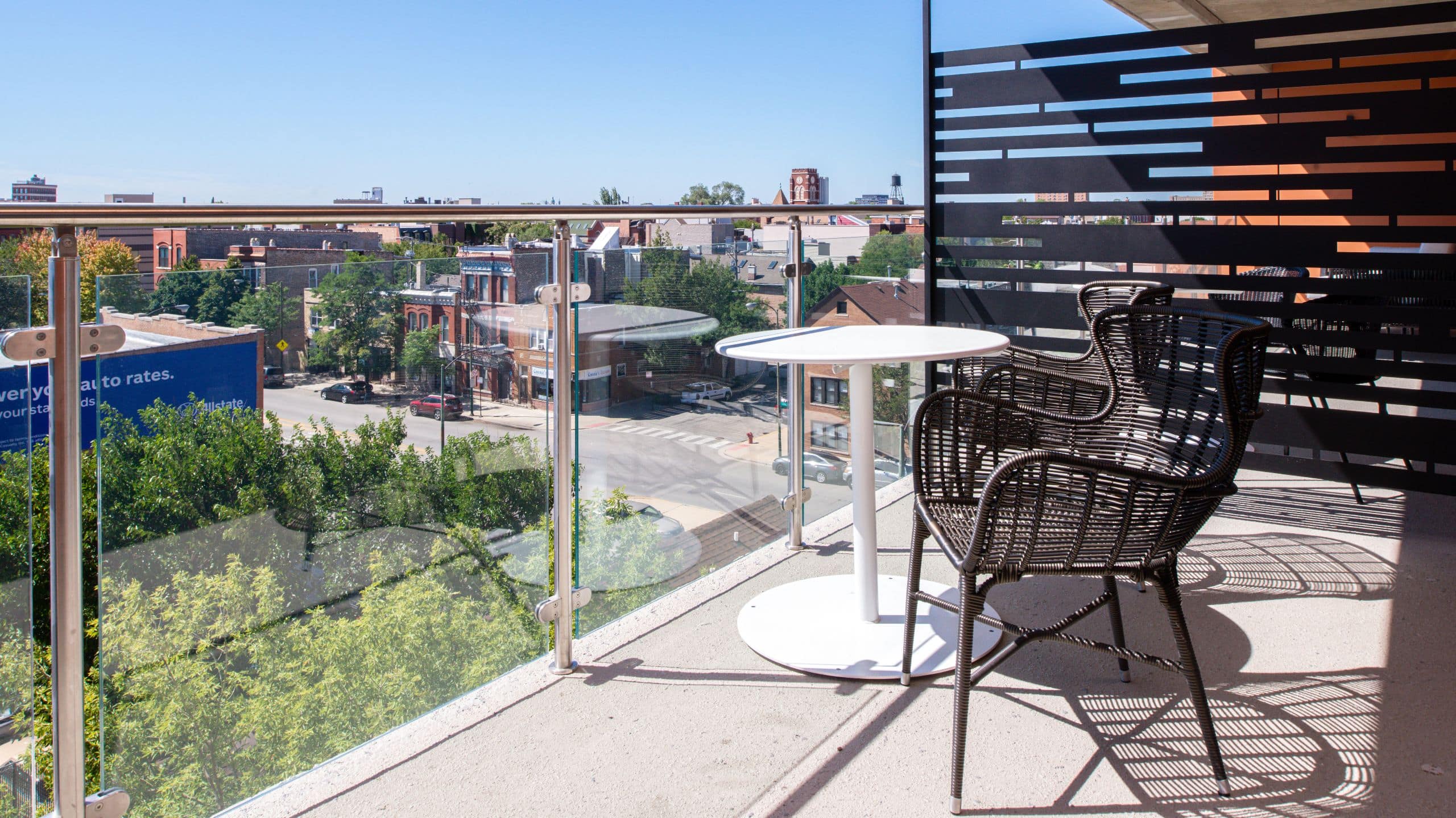 Accessible | King Bed / Tub With Balcony - Image 3