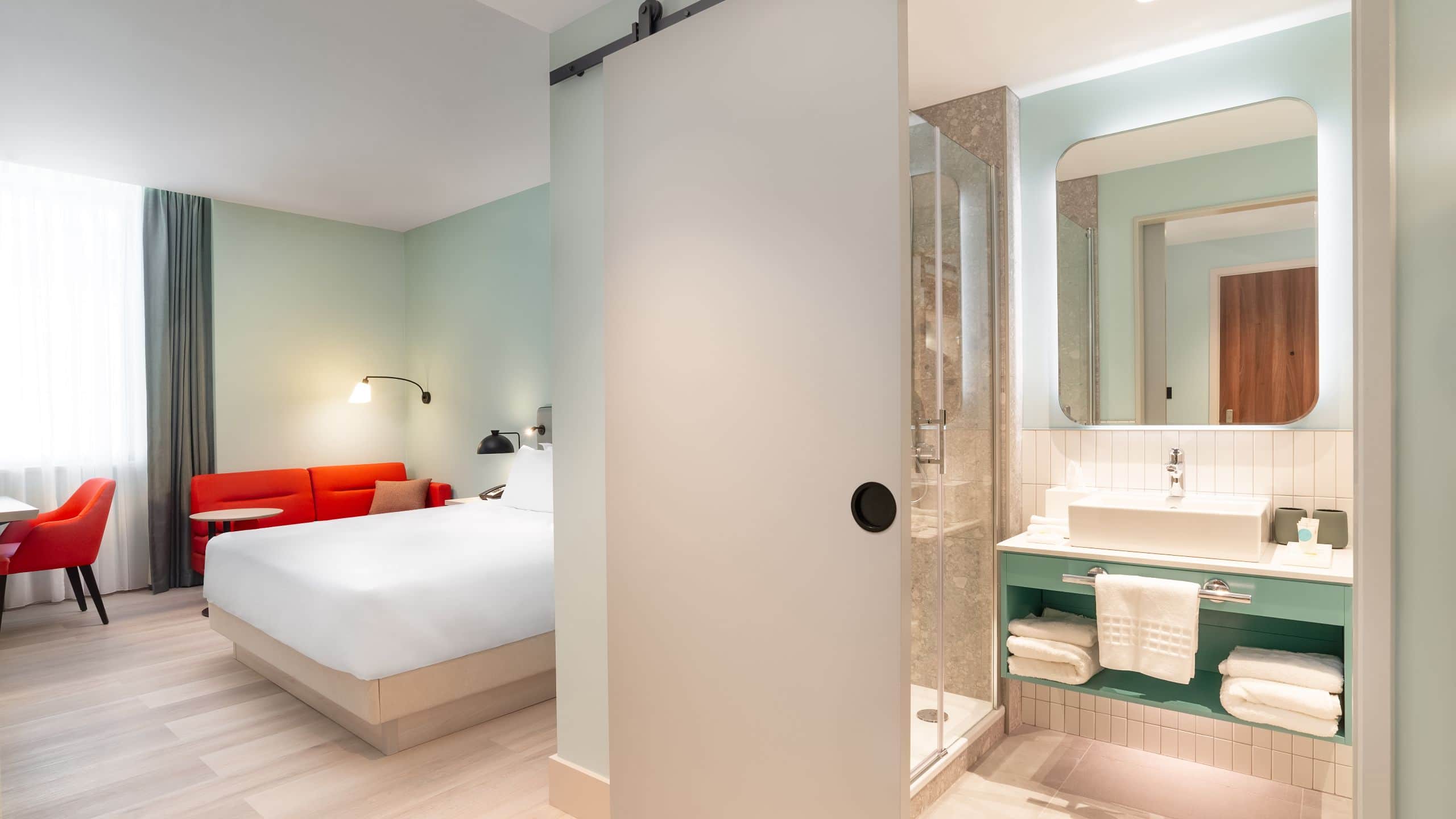 1 King Bed - Image 4