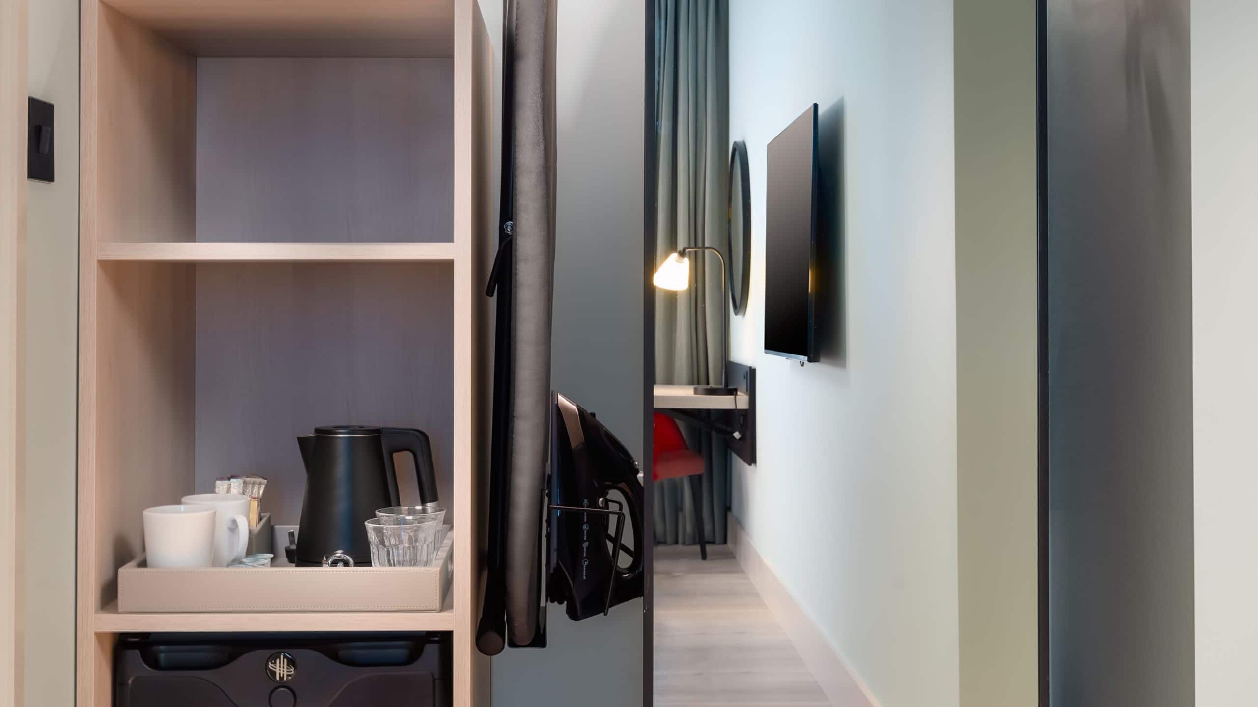 1 King Bed - Image 7