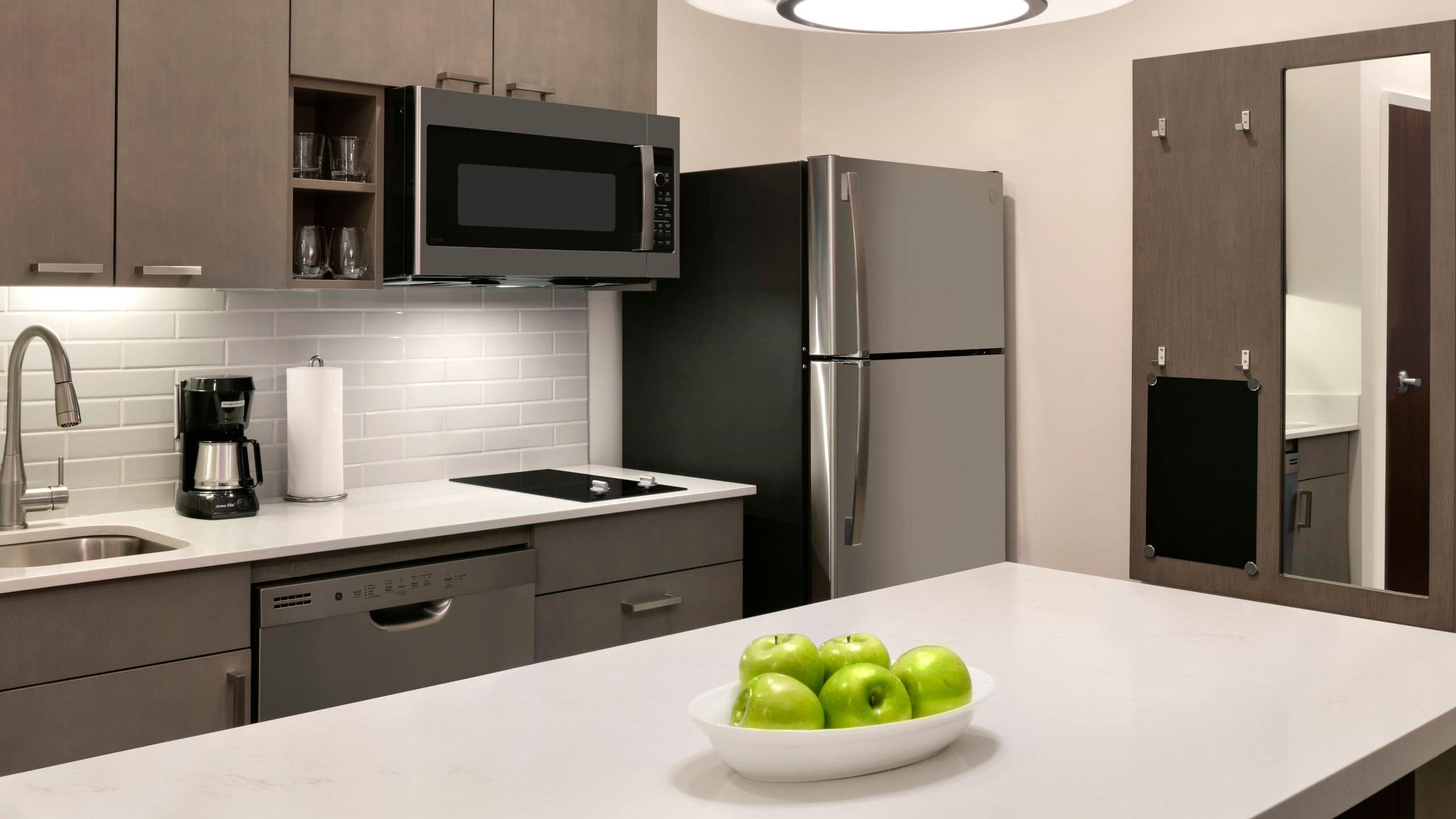 One Bedroom Kitchen Suite | King Bed (Plus Sofa Bed) - Image 3