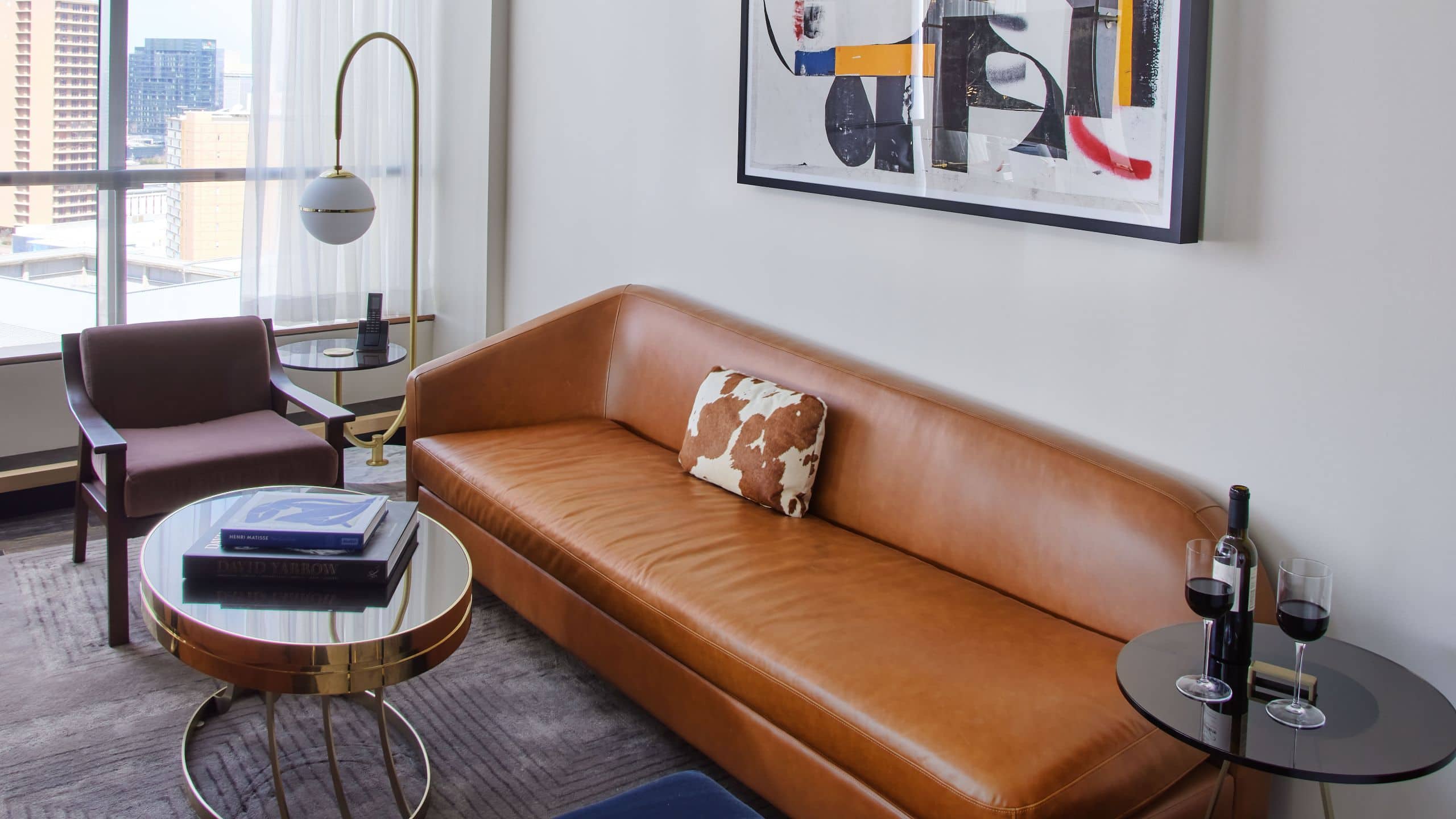 Accessible Skyline Suite with 1 King Bed and a Roll-in Shower - Image 2