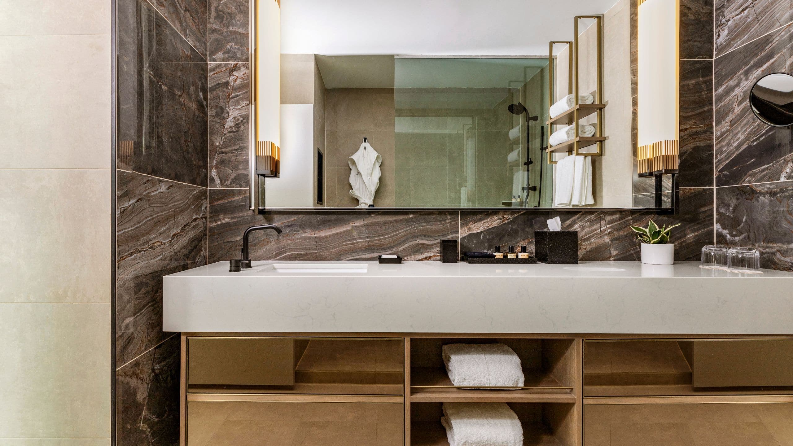 1 King Bed - Image 6