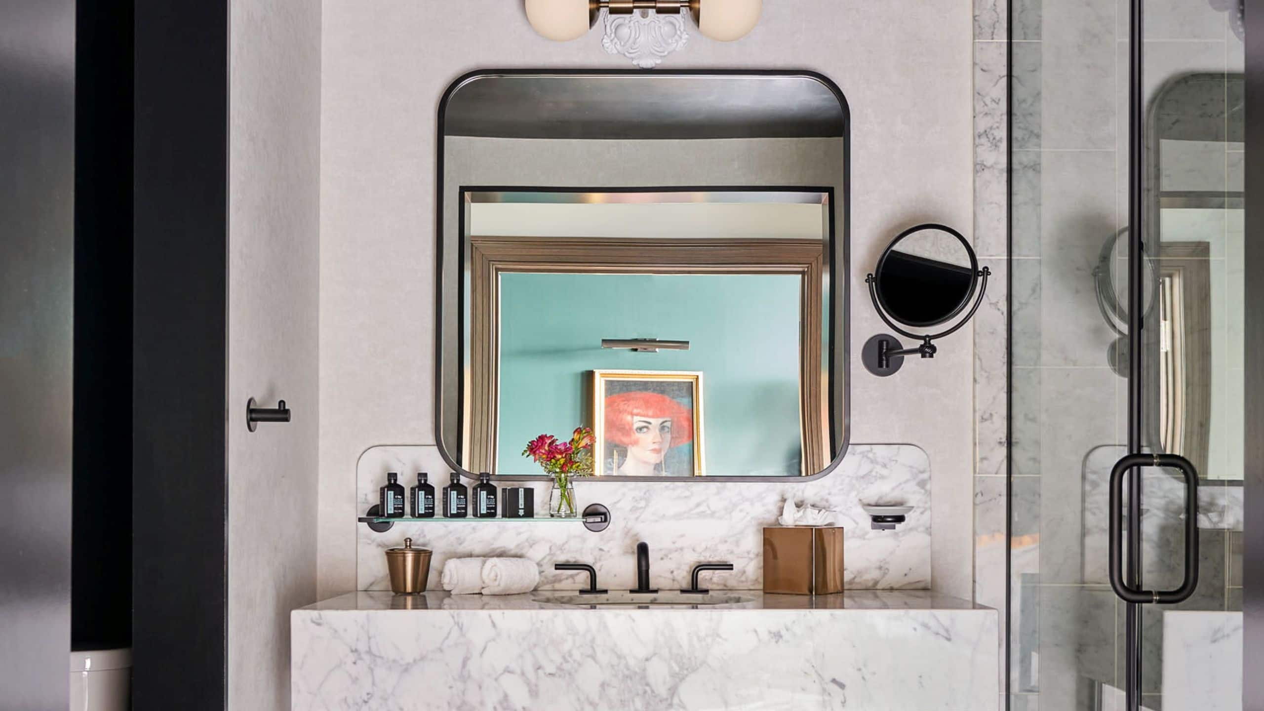 1 King Bed - Image 3