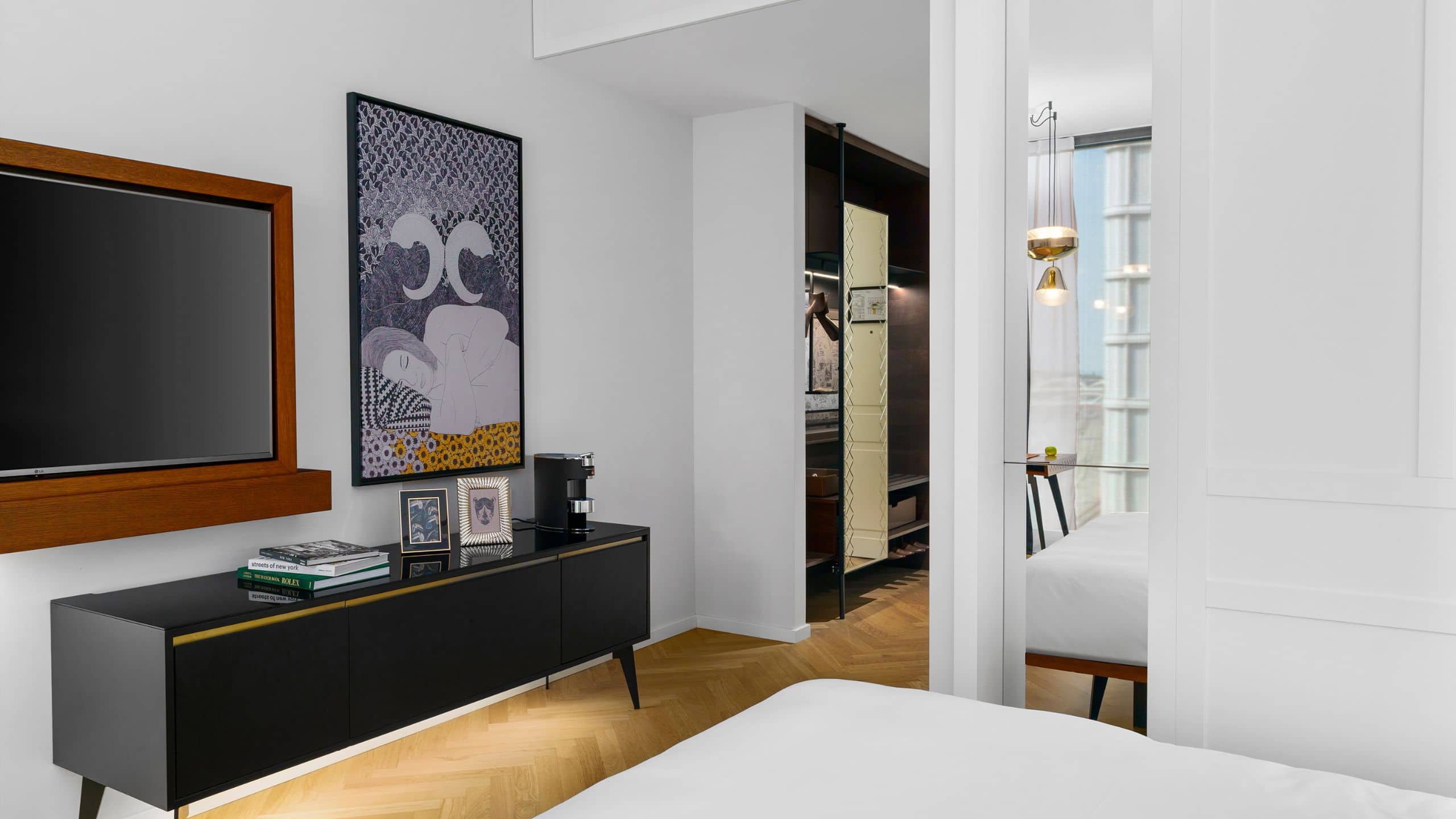 1 King Bed - Image 1