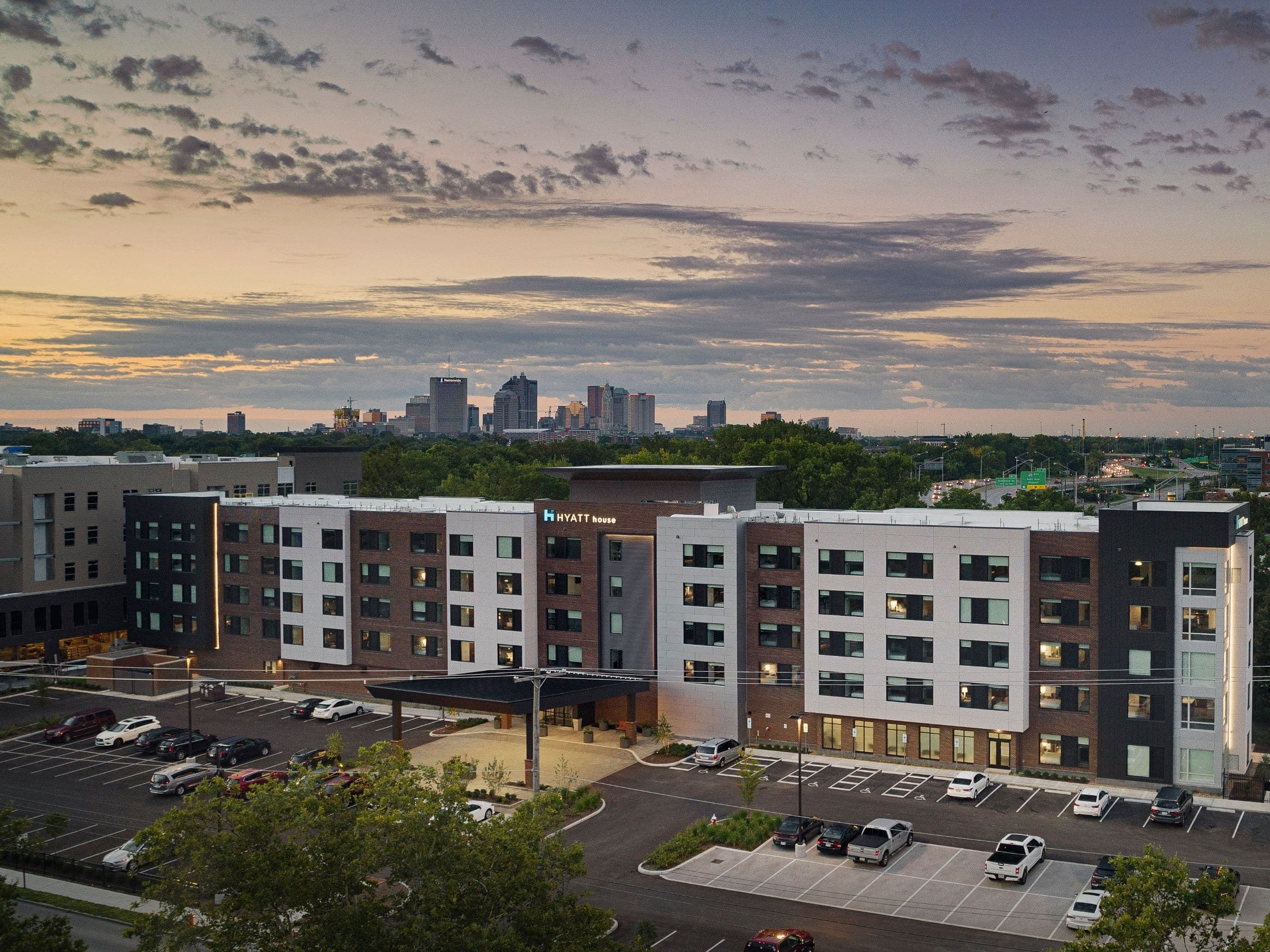 Hyatt House Columbus OSU / Short North