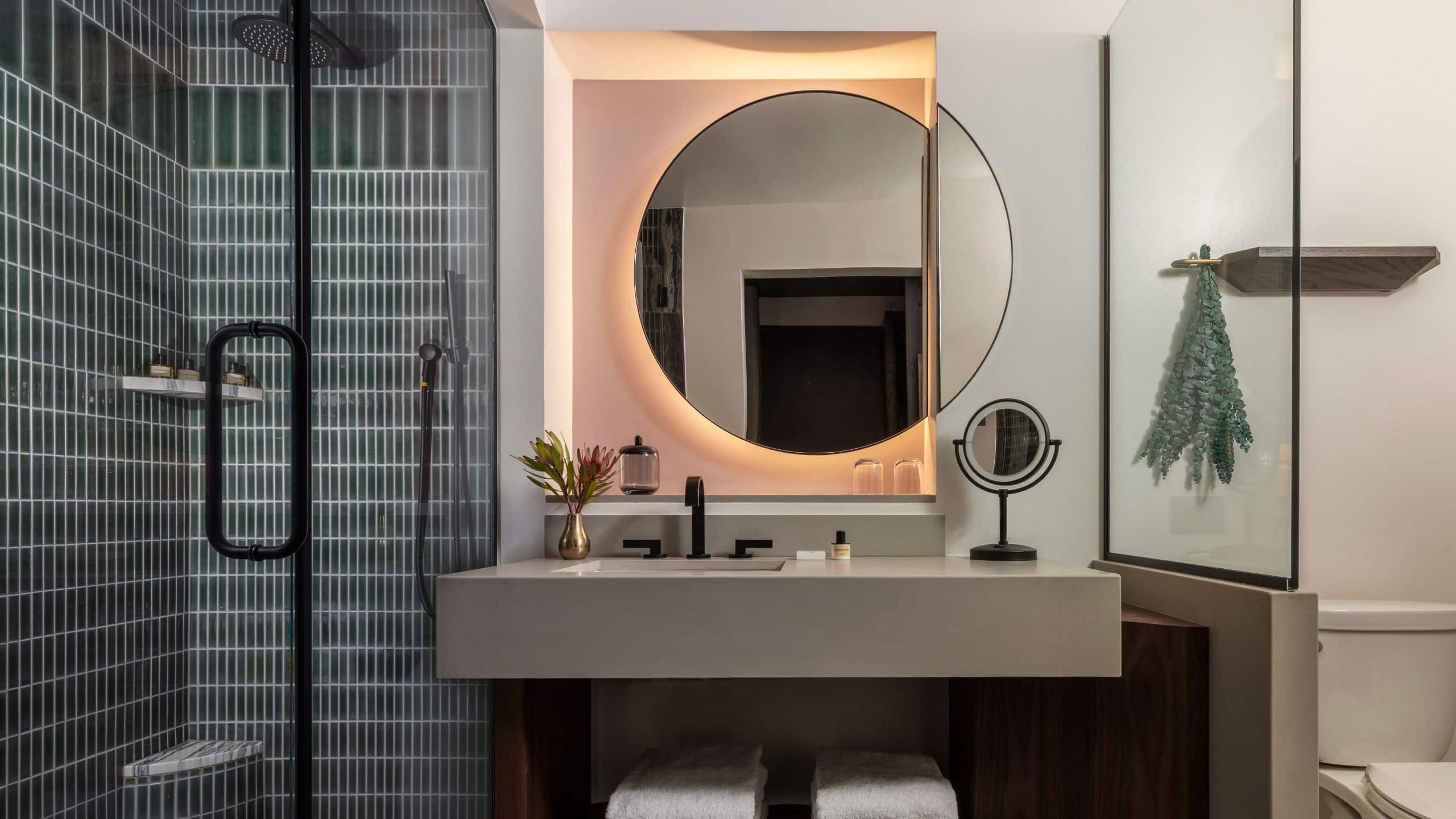 Executive Suite - Image 3