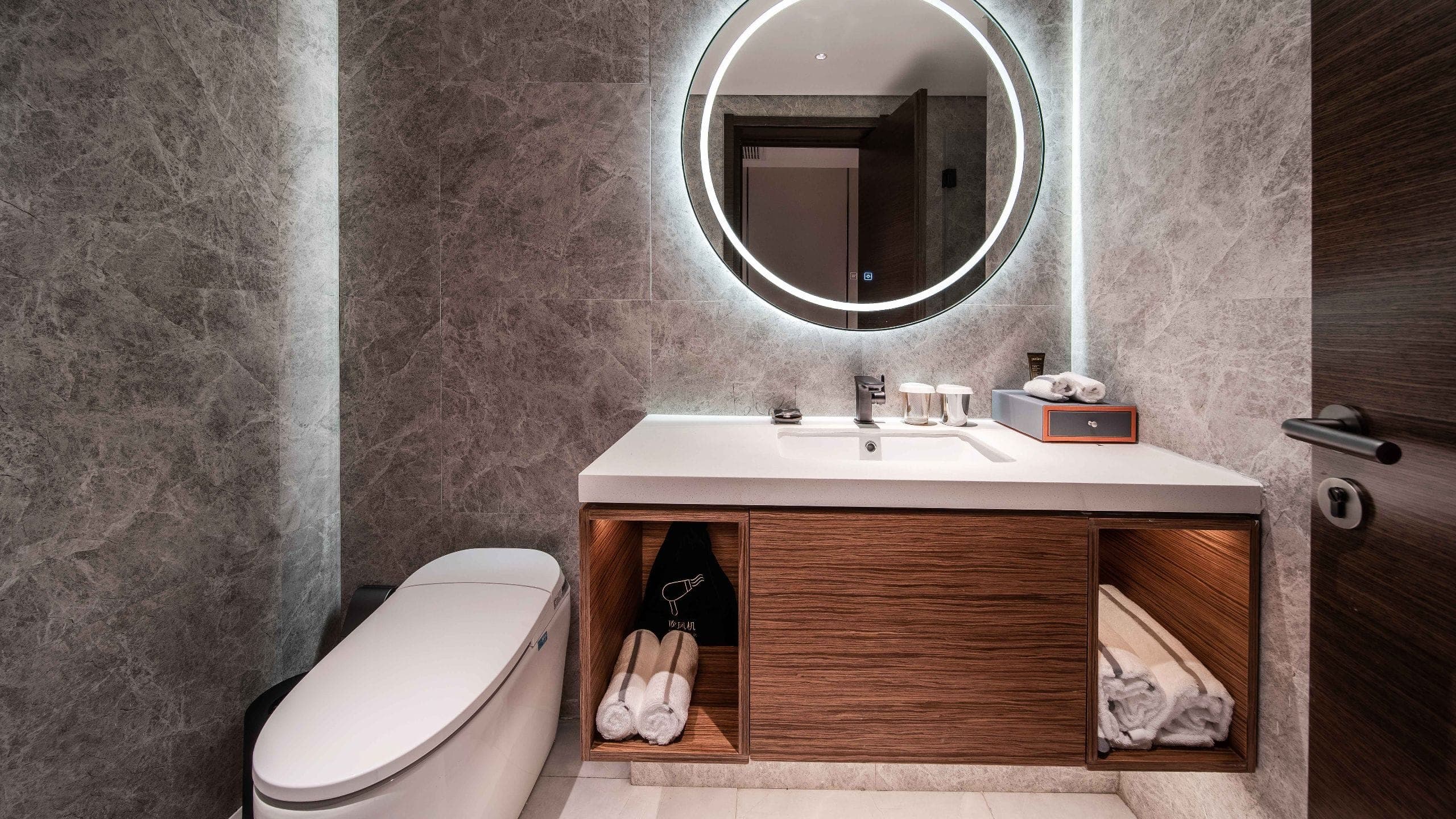 Superior King - Image 3