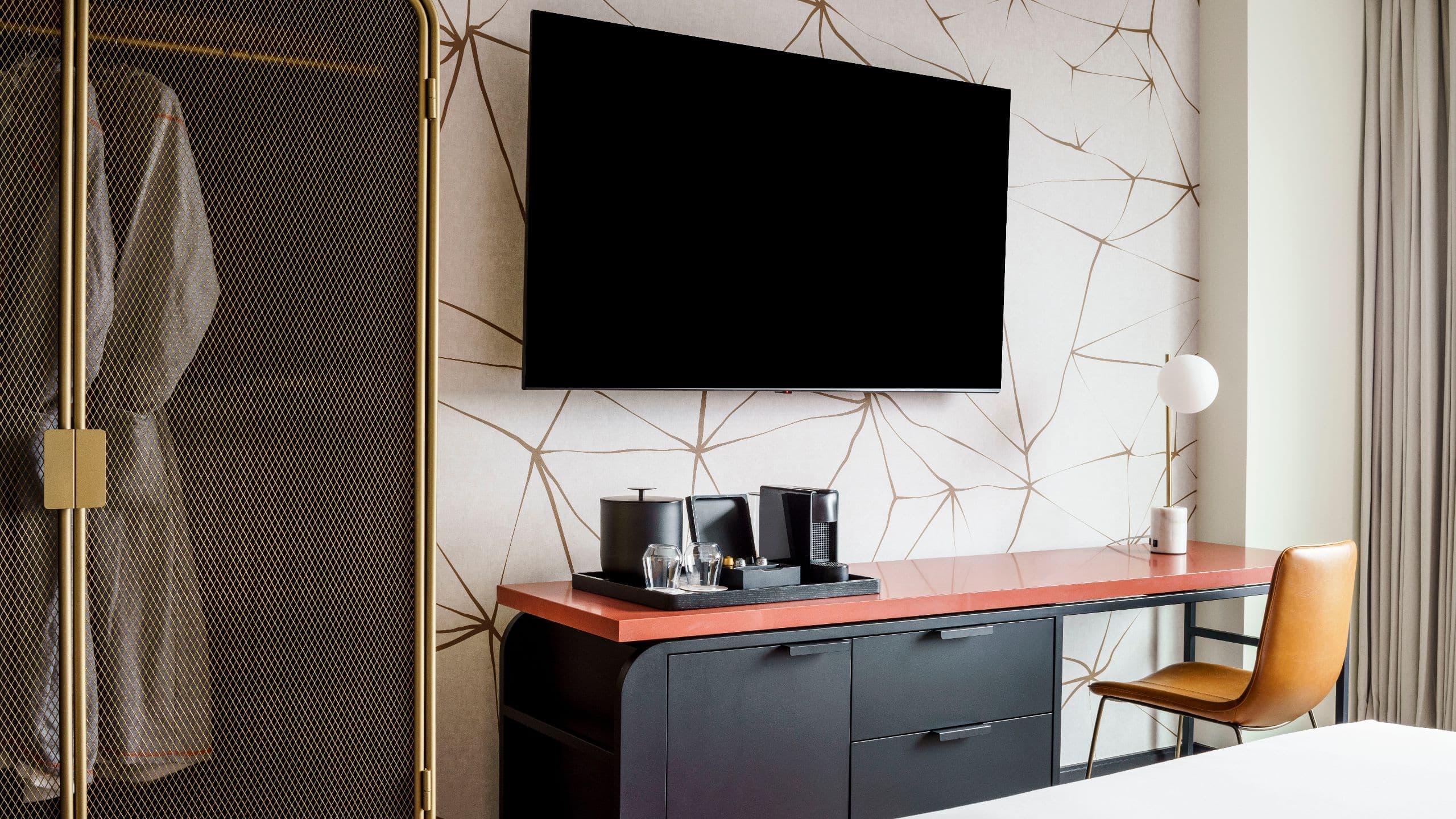 1 King Bed City View High Floor - Image 2