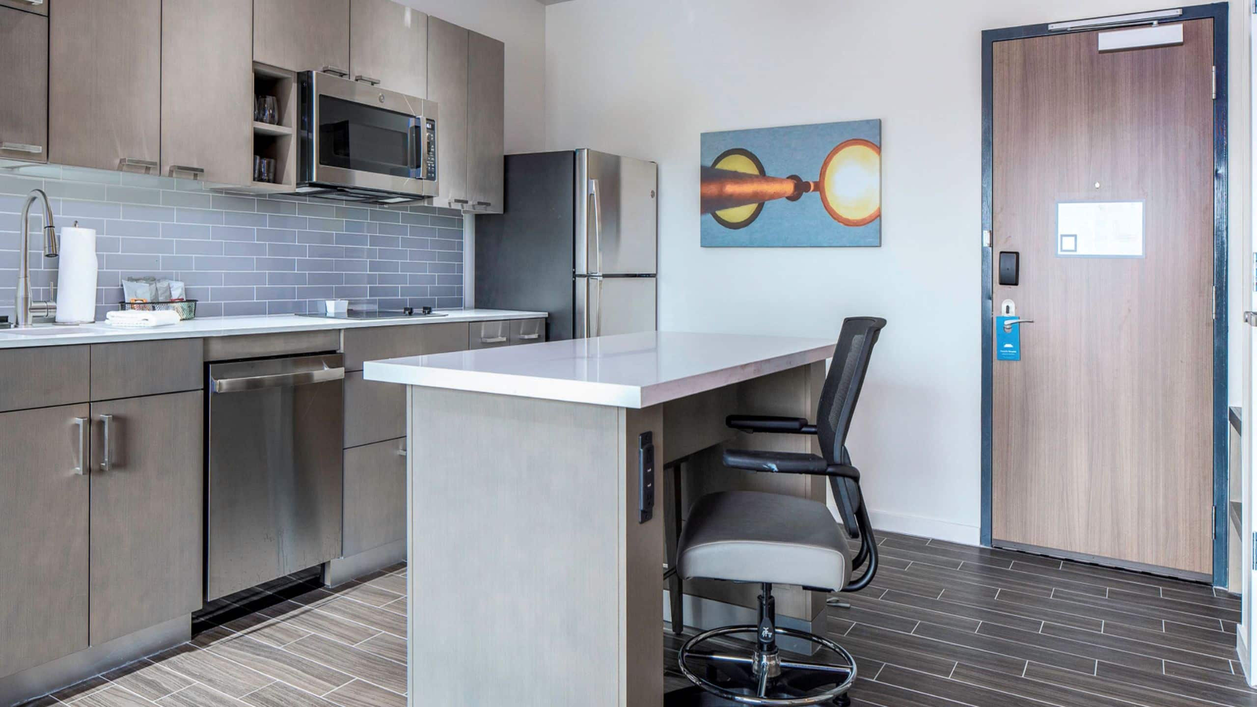 One Bedroom Kitchen Suite | King Bed (Plus Sofa bed) - Image 1