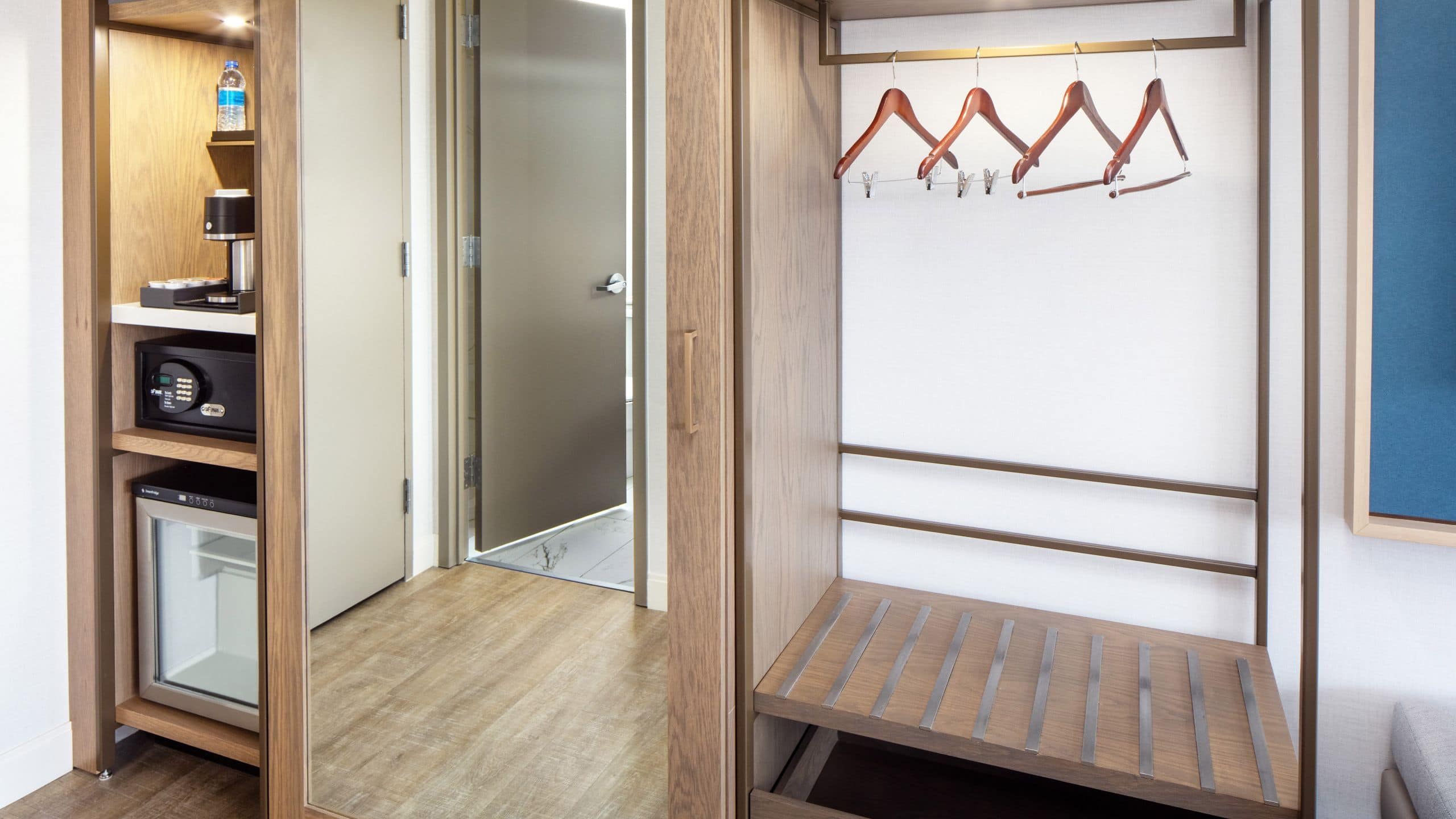 1 King Bed - Image 3