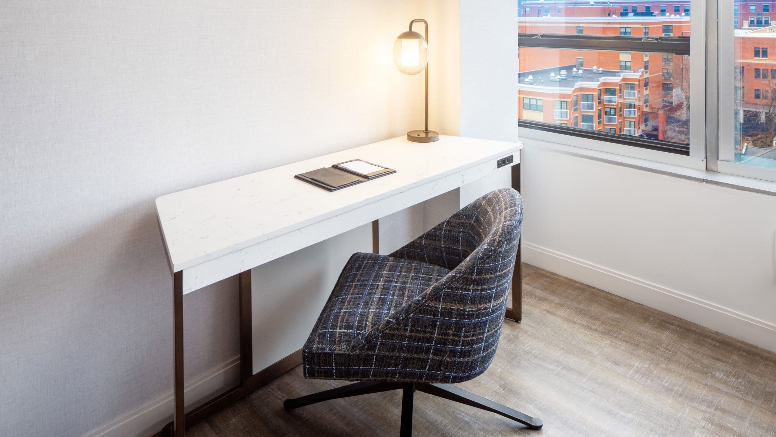 1 King Bed - Image 4