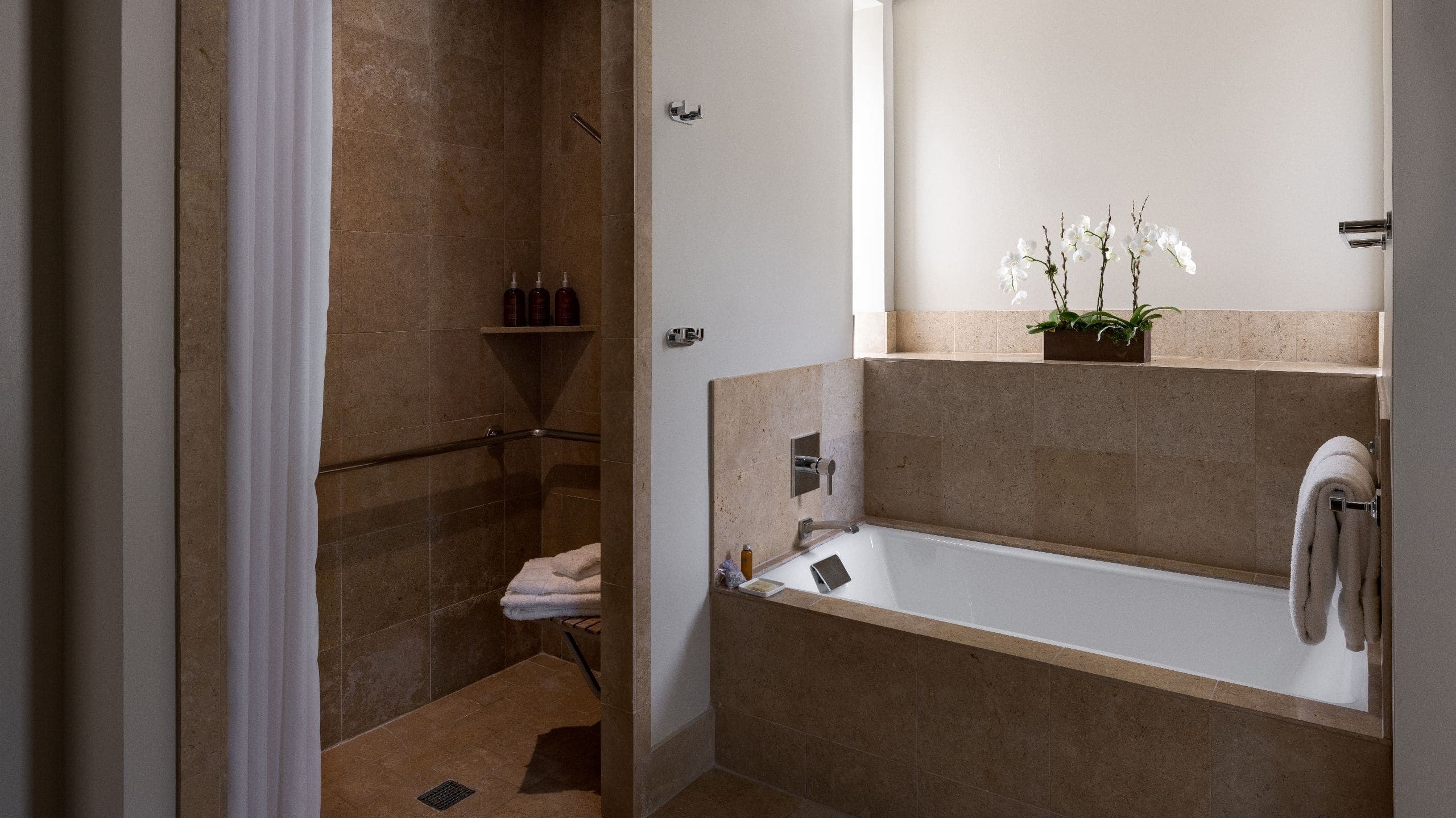 Santa Lucia with King Bed Accessible Shower - Image 5