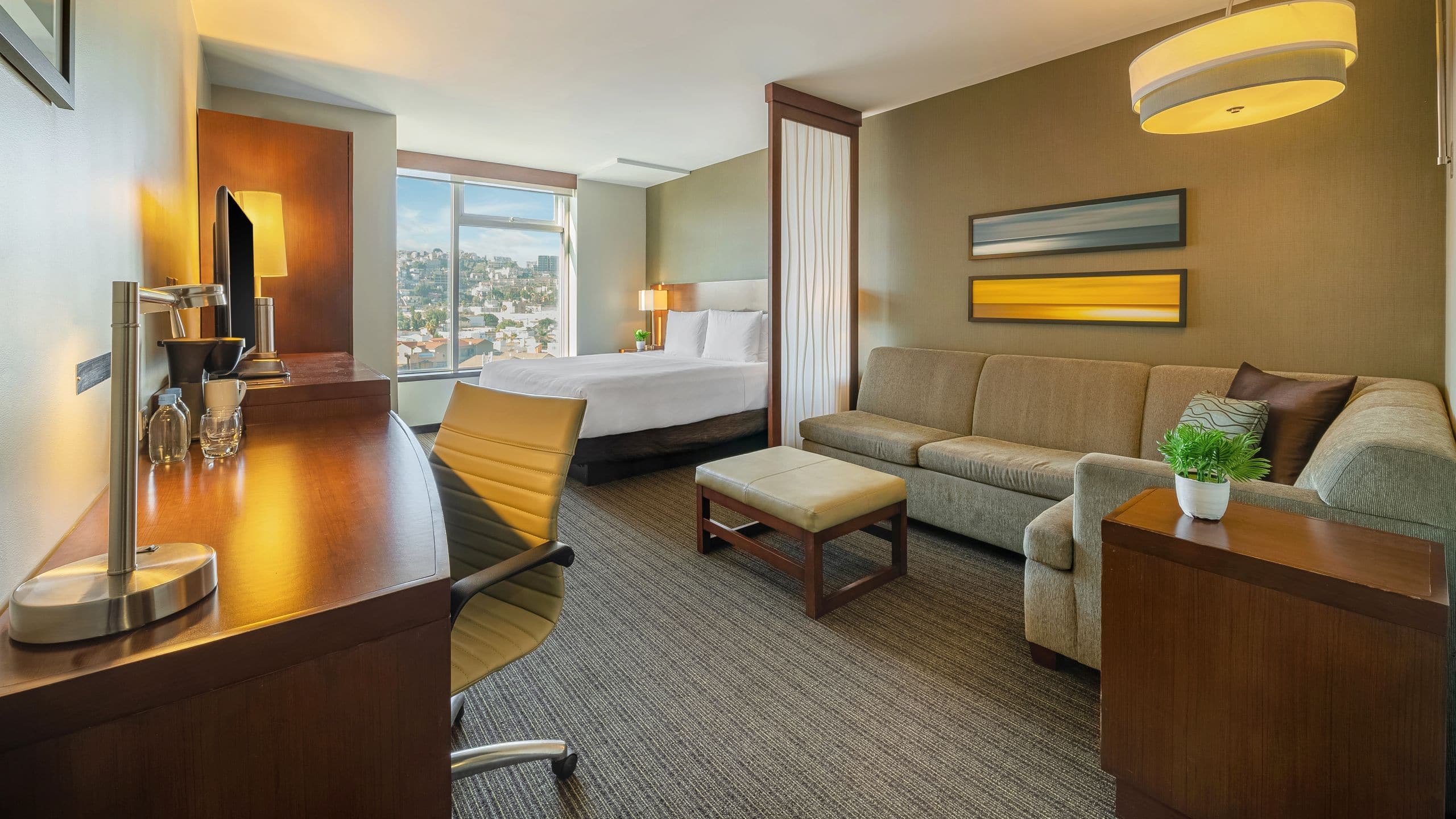 Hyatt Place Accessible King/Roll-In Shower (with Sofa Bed) - Image 1