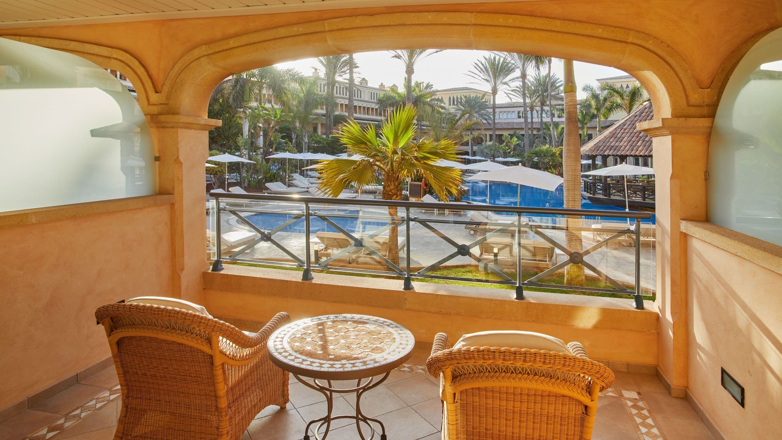 Junior Suite Pool View - Image 4