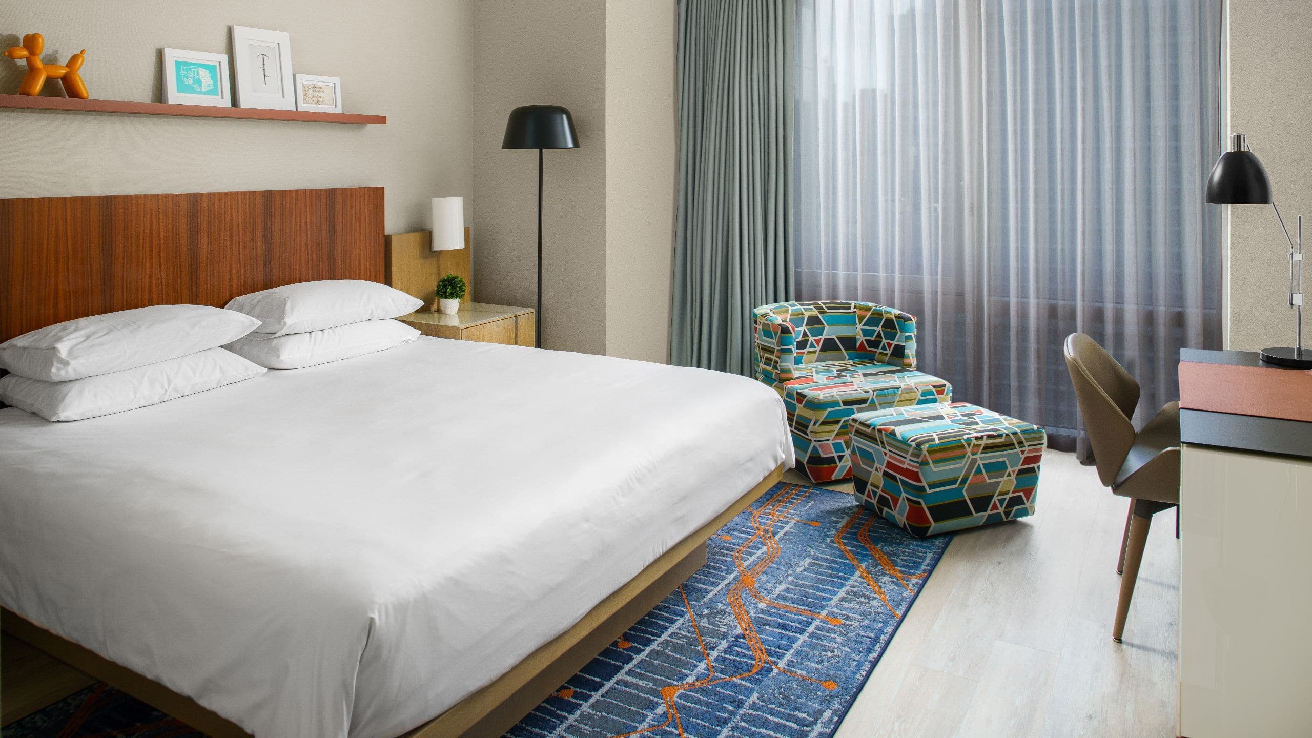 1 King Bed - Image 1