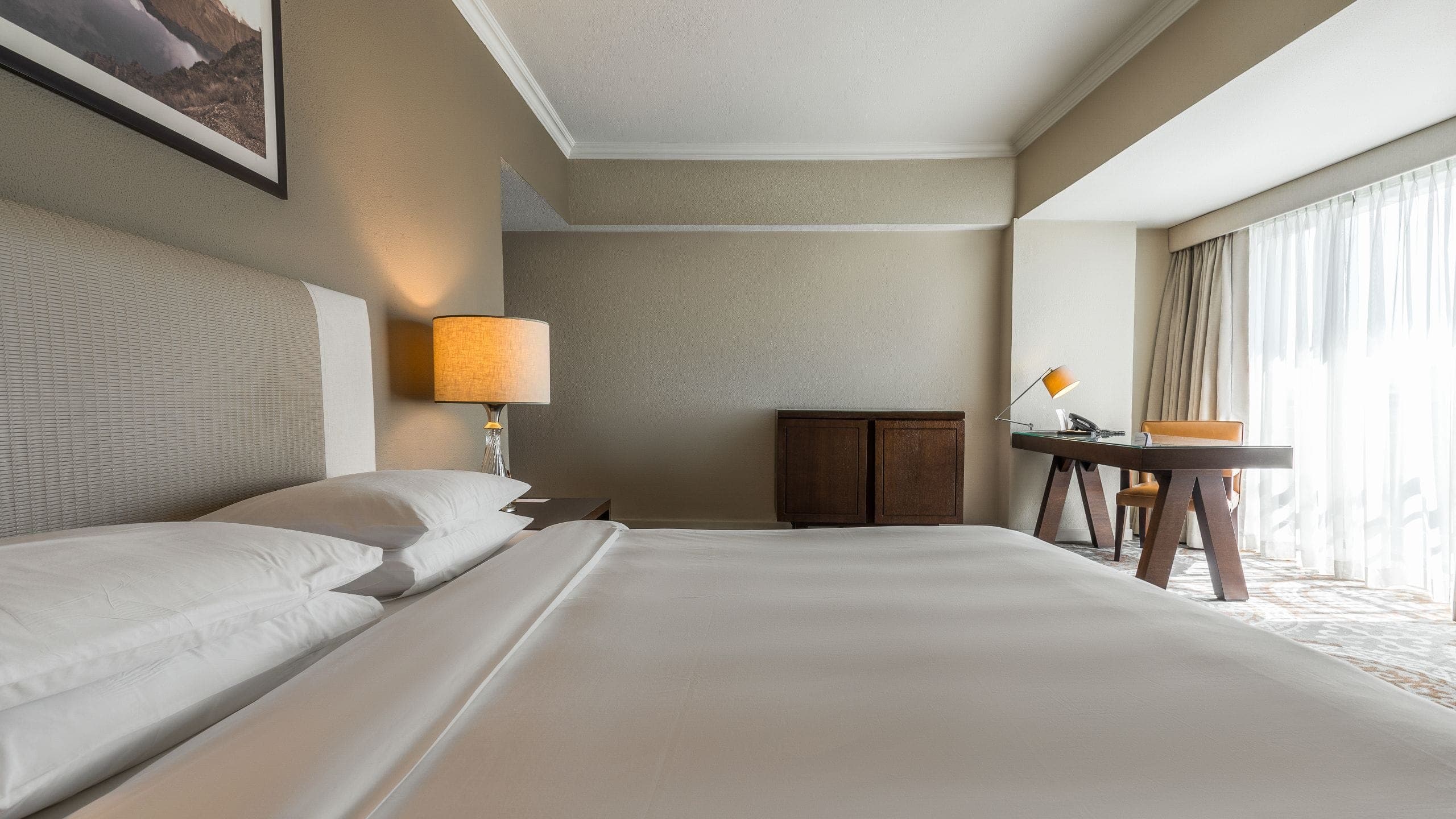 1 King Bed Deluxe - Image 4