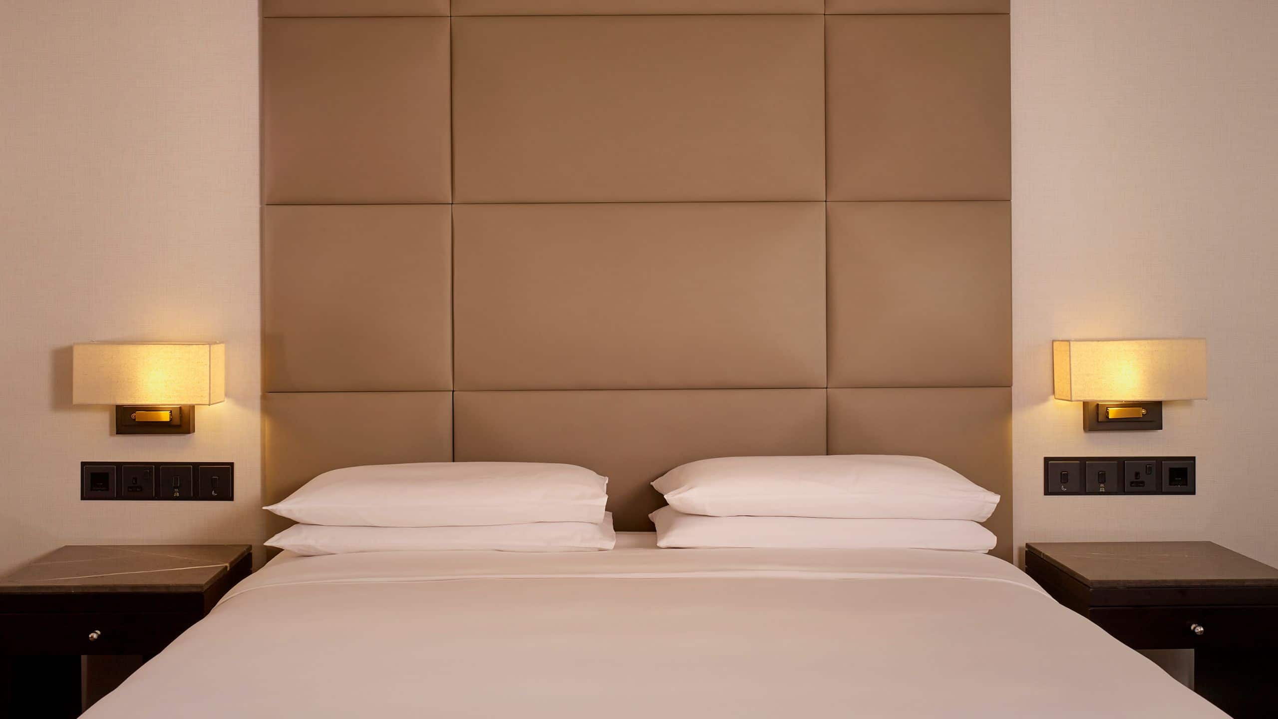 1 King Bed - Image 3