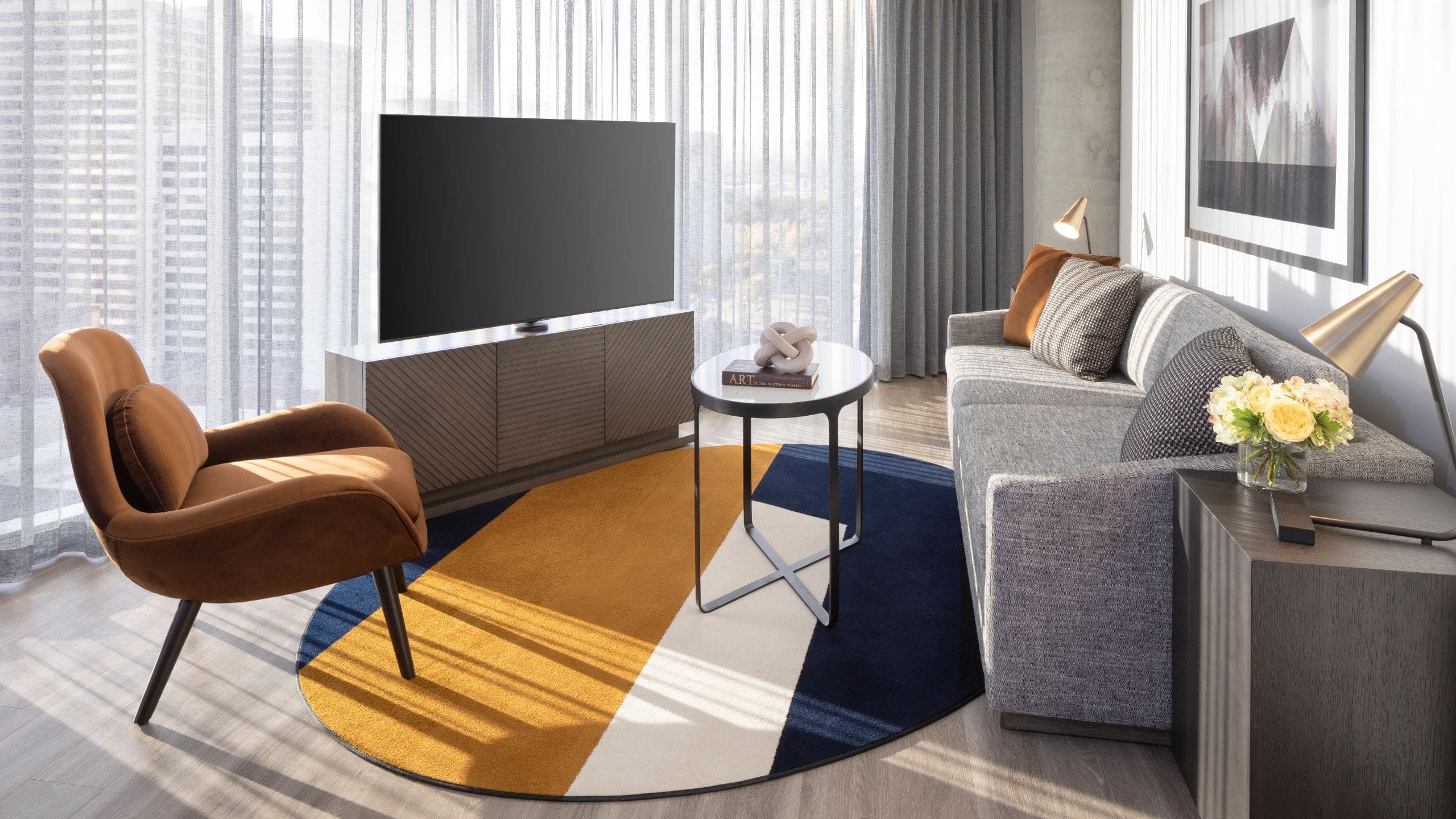 1 King Suite - Image 1