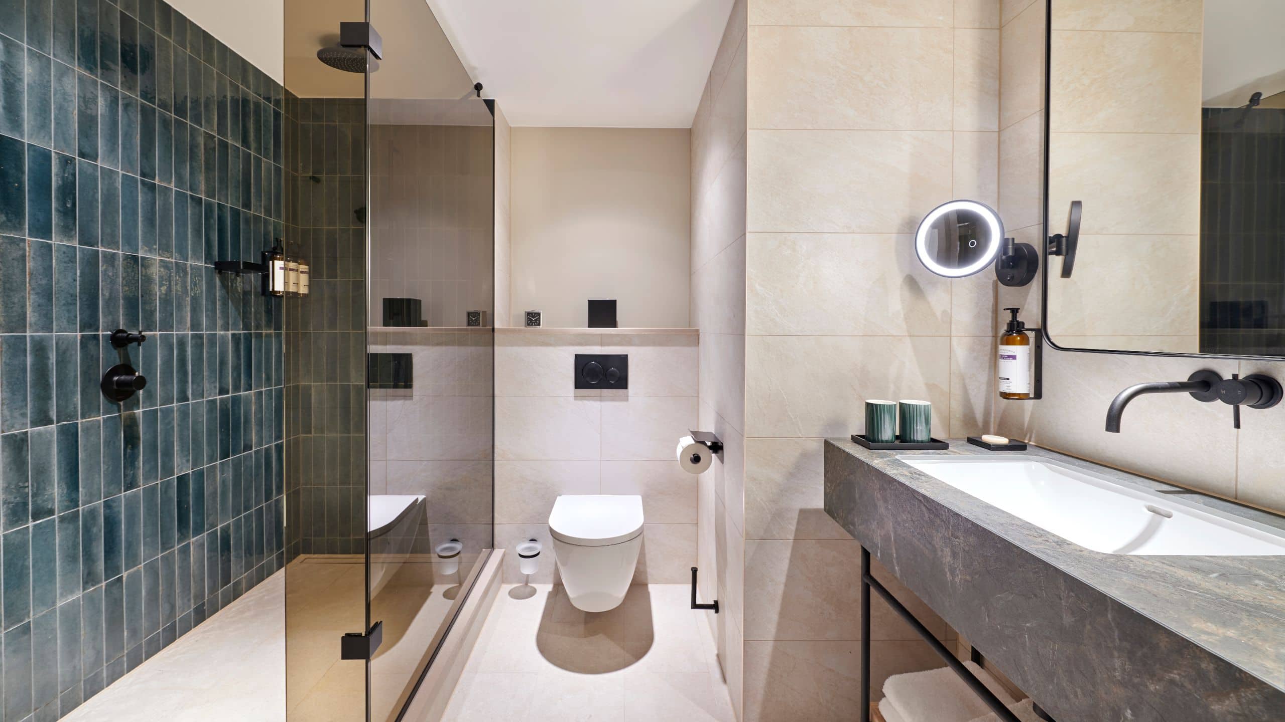 Regency Suite High Street View - Image 5