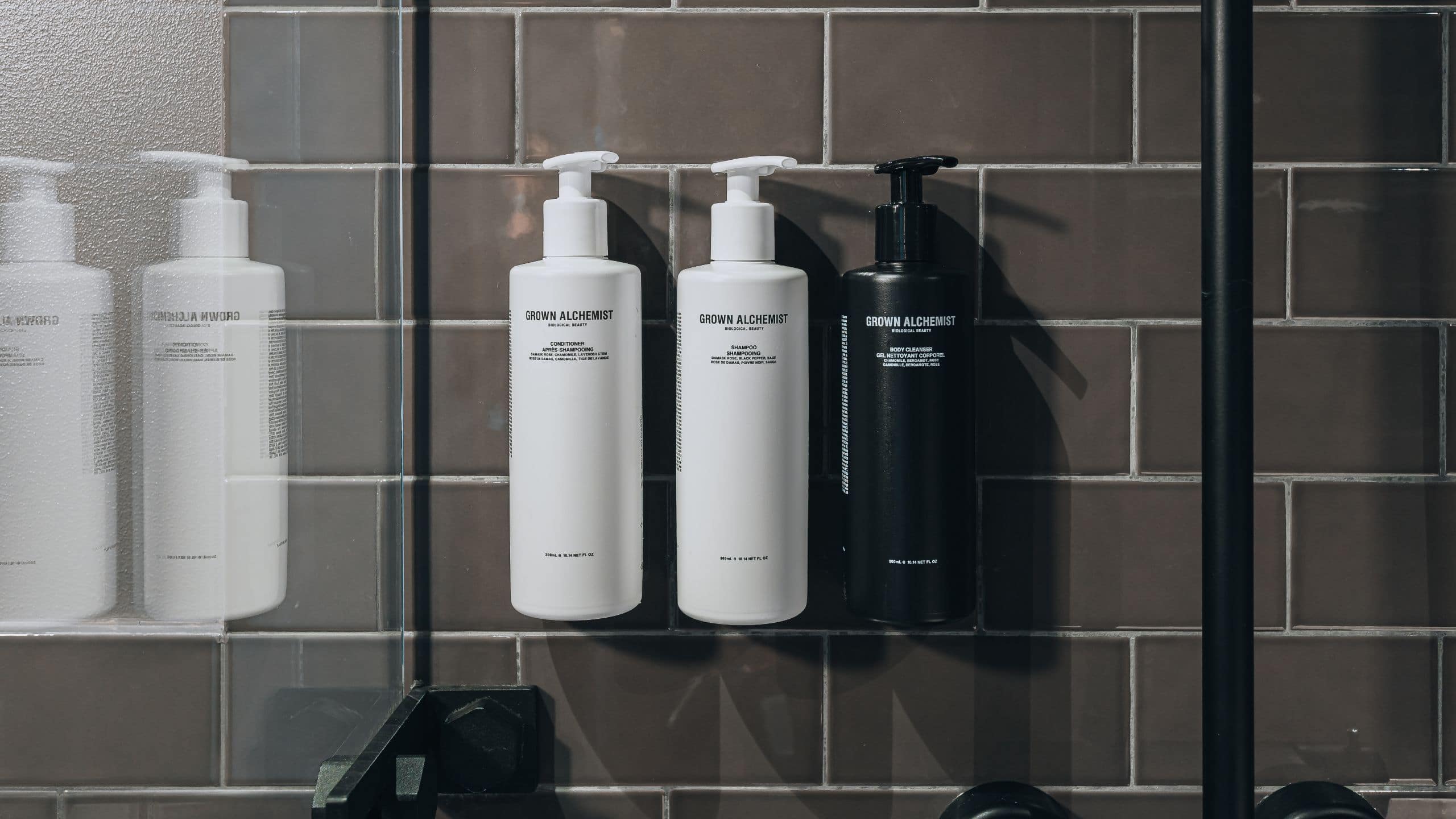 1 King Bed Room - Image 8