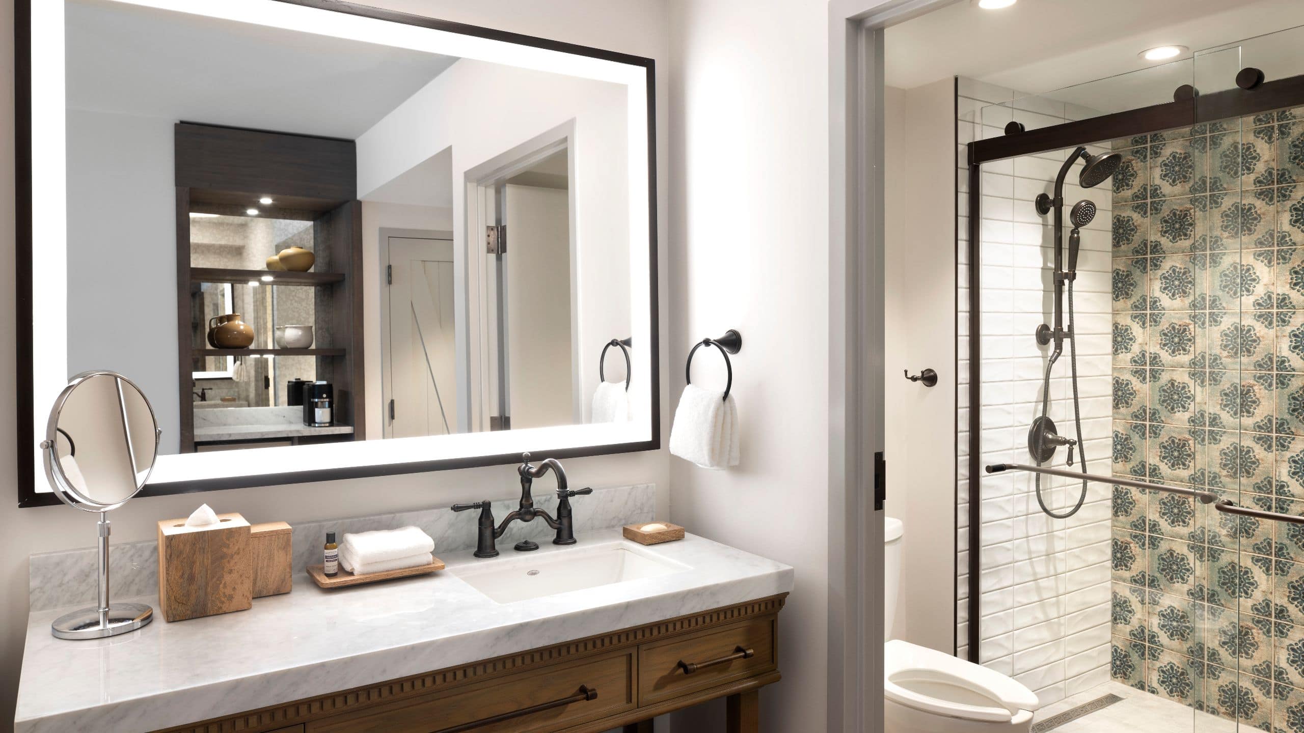 2 Queen Beds - Image 3