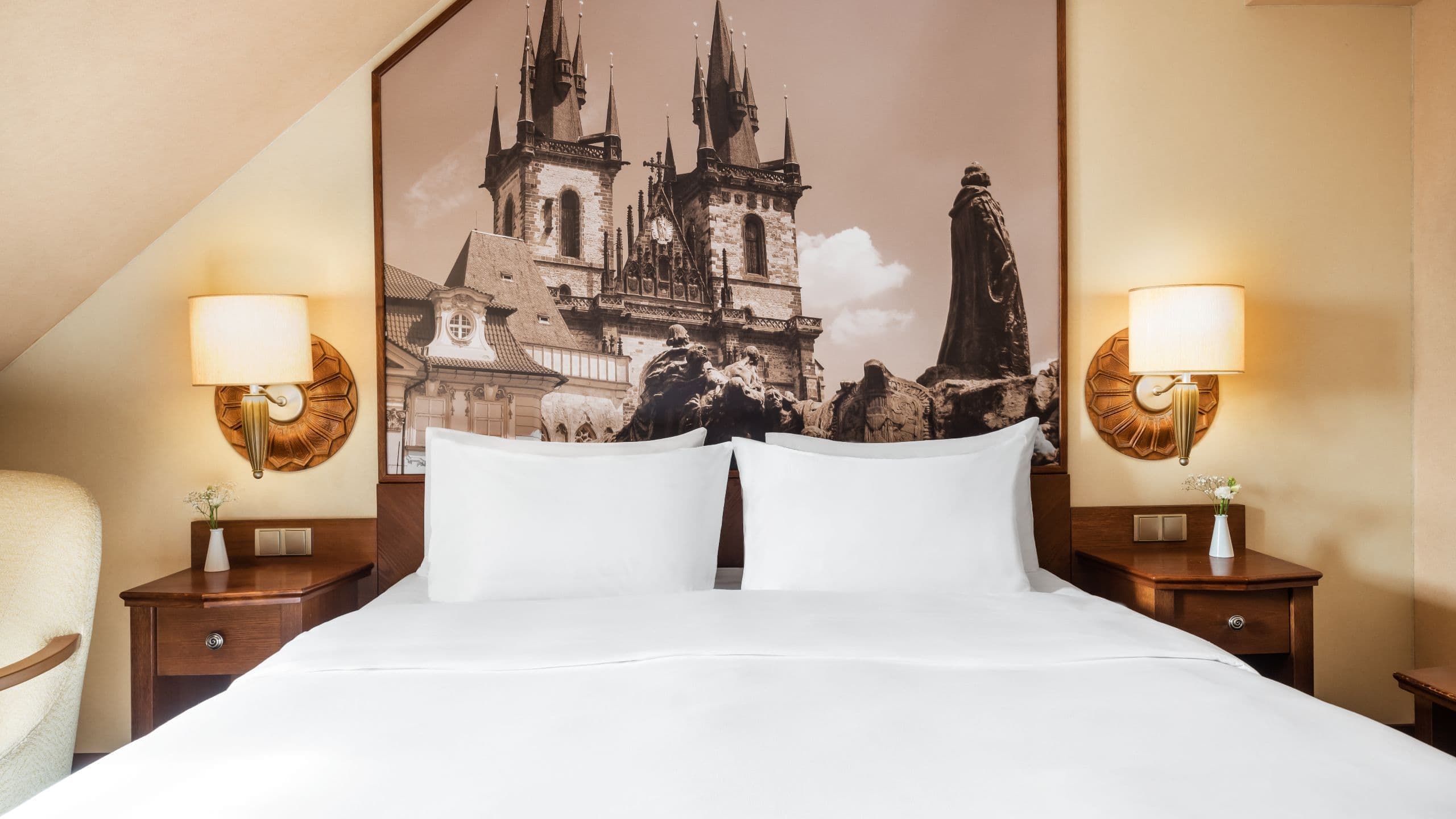 1 King Bed - Image 2