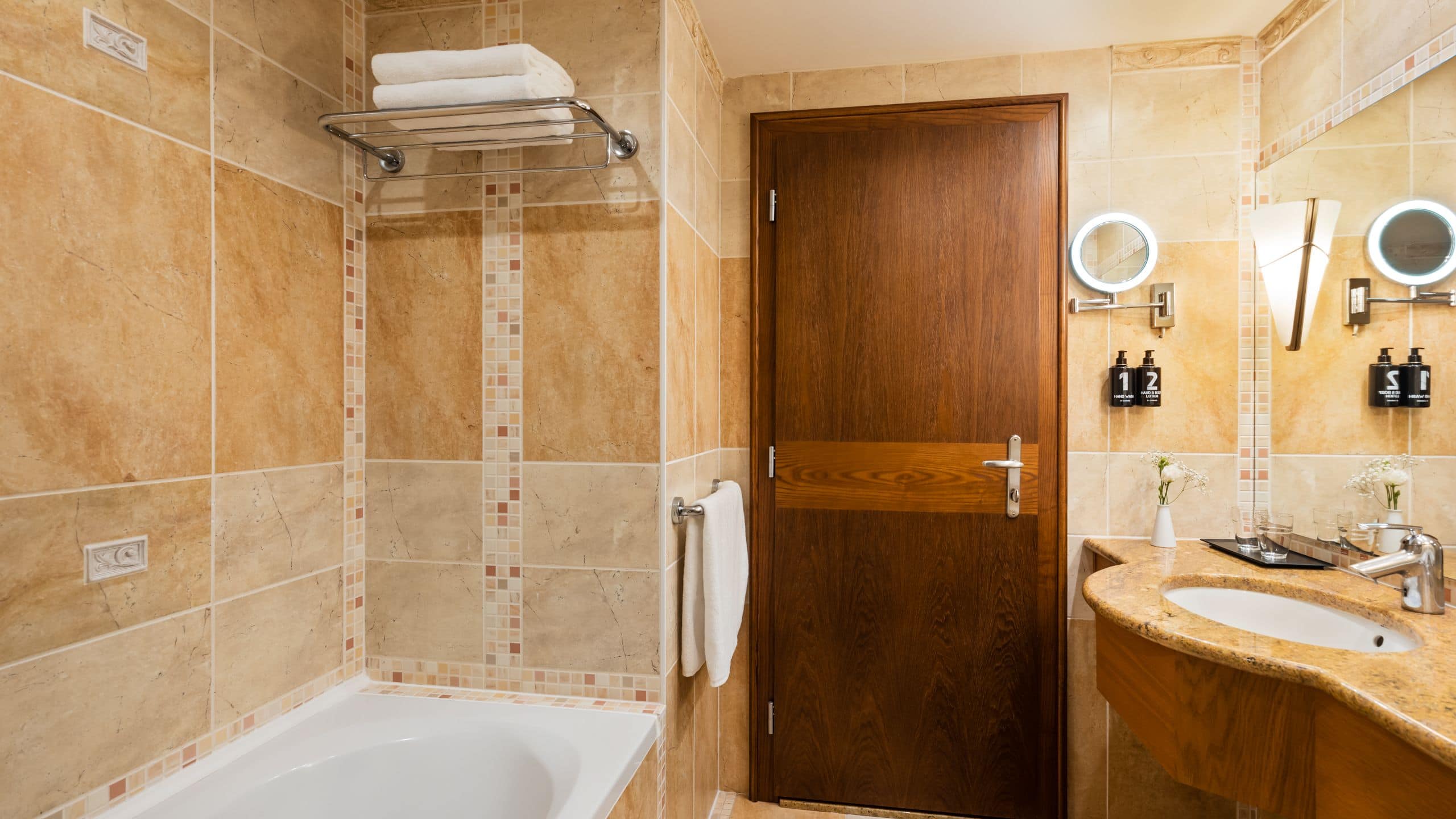 1 King Bed - Image 4