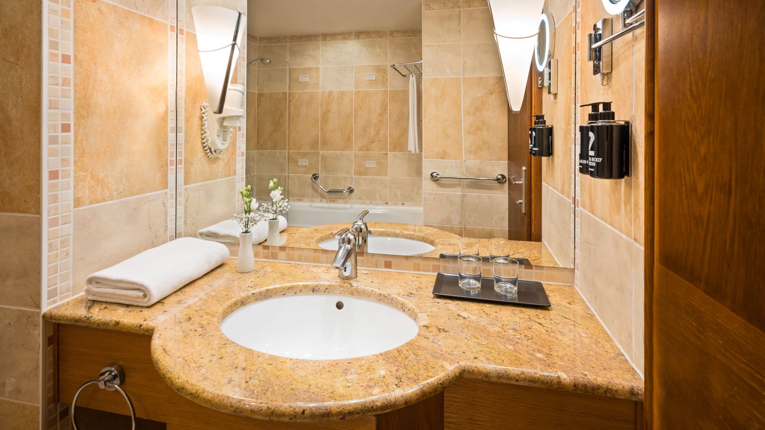 1 King Bed - Image 3