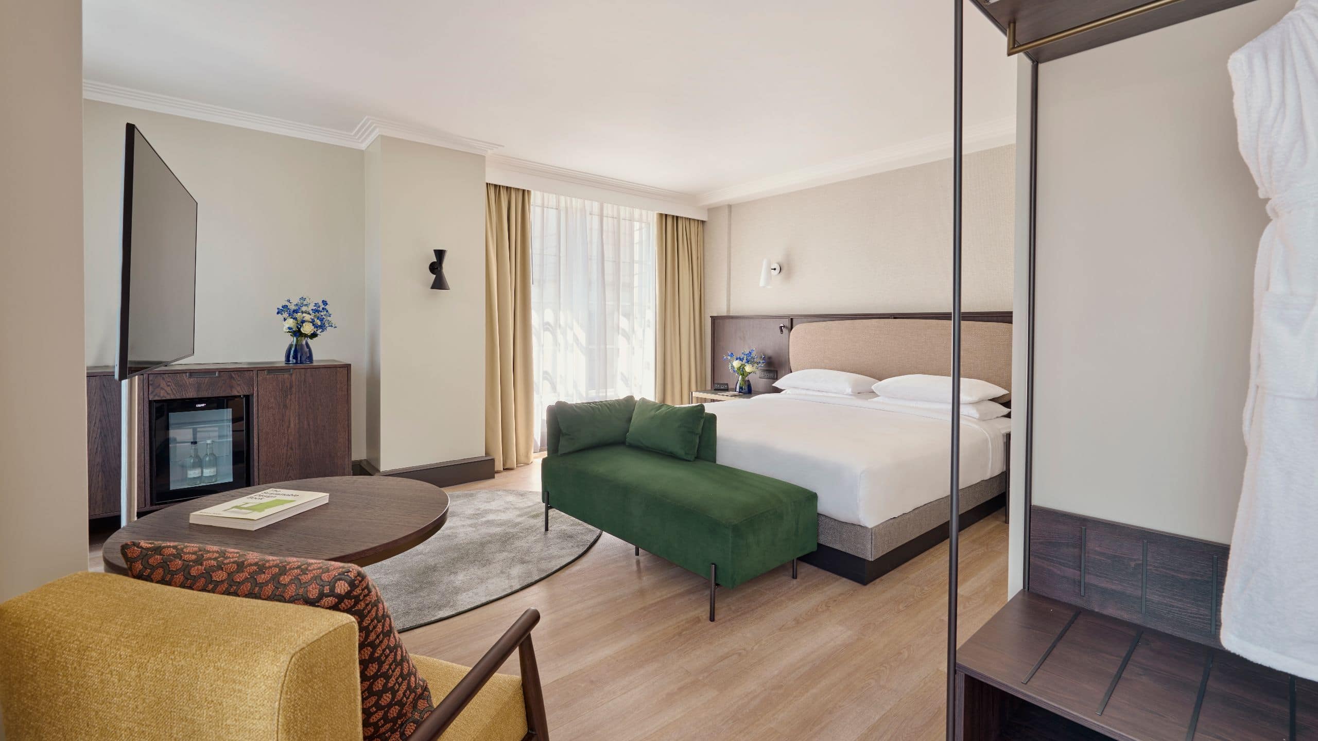 Regency Suite High Street View - Image 1