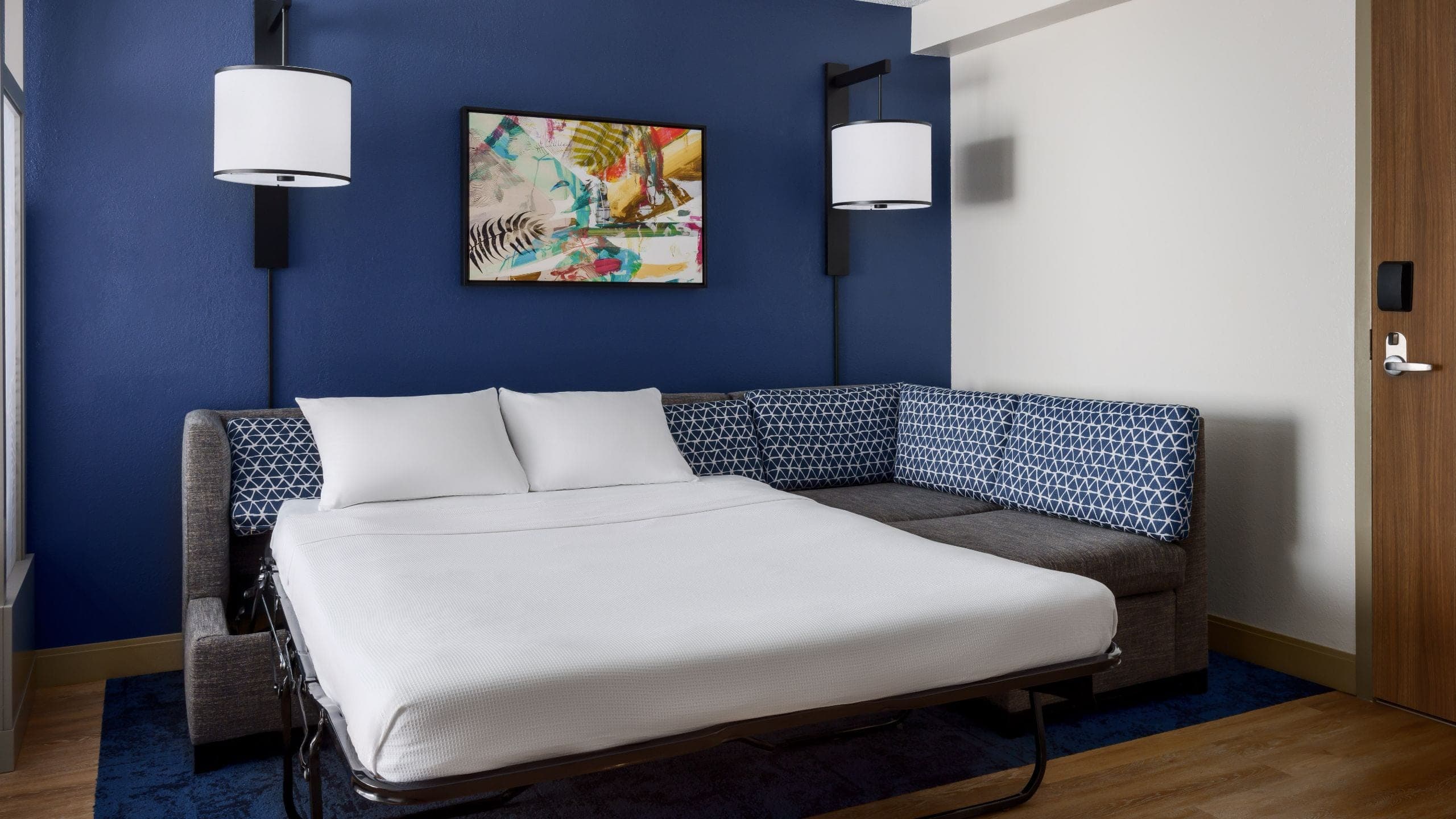 King Bed (with sofa bed) - Image 4