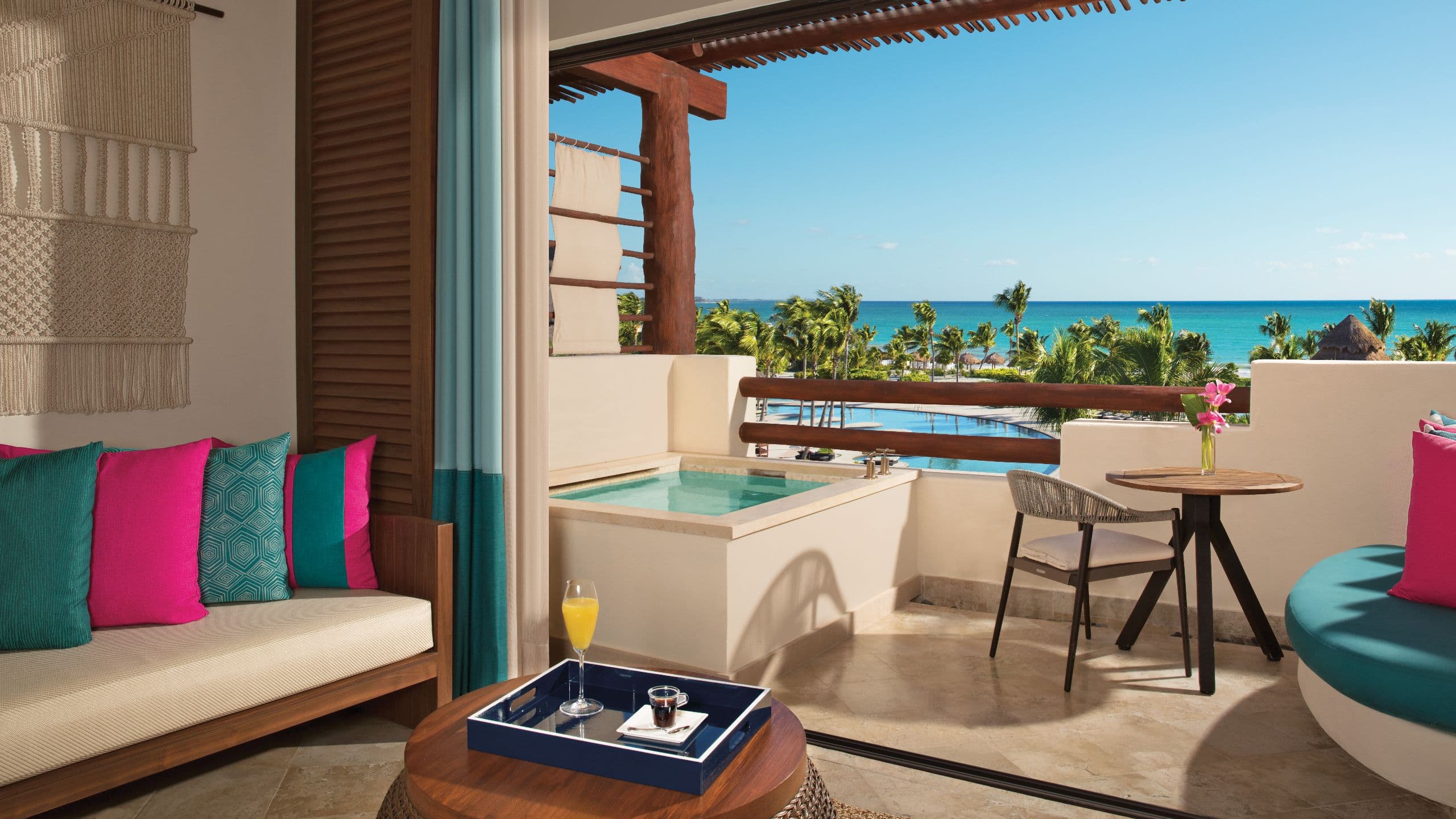 Preferred Club Junior Suite Ocean View King - Image 2