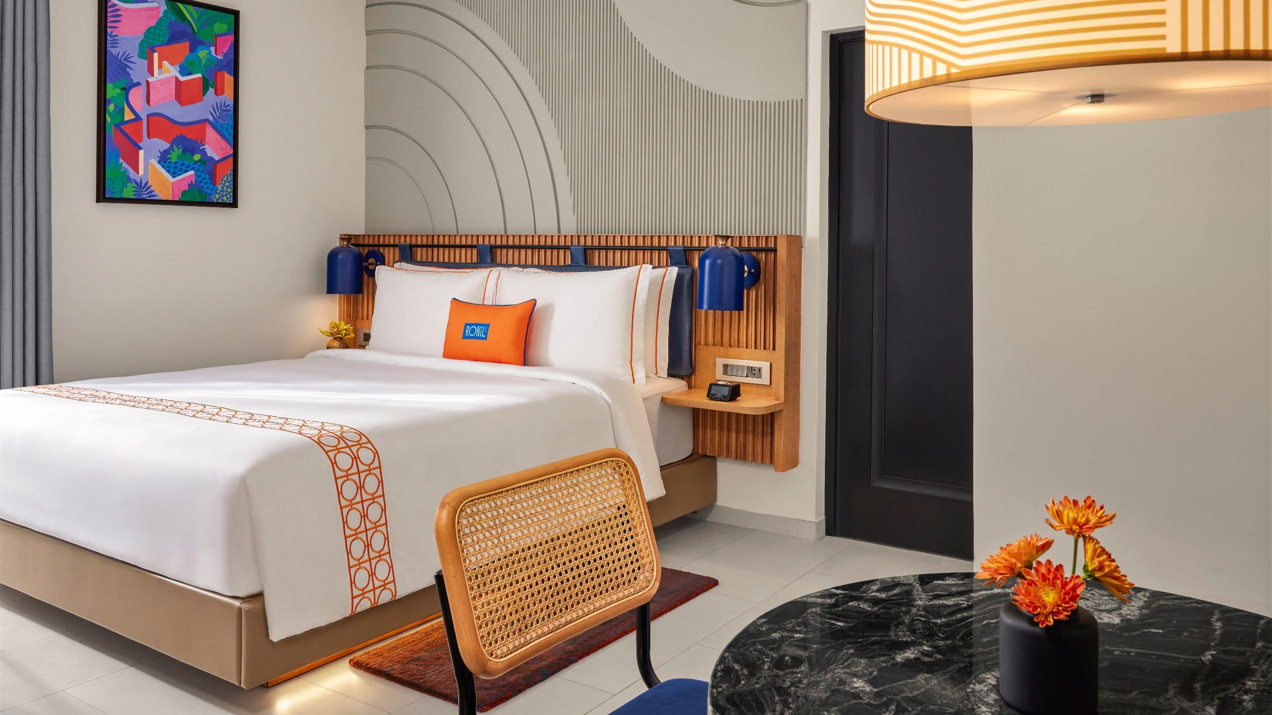 1 King Bed with Balcony - Image 1