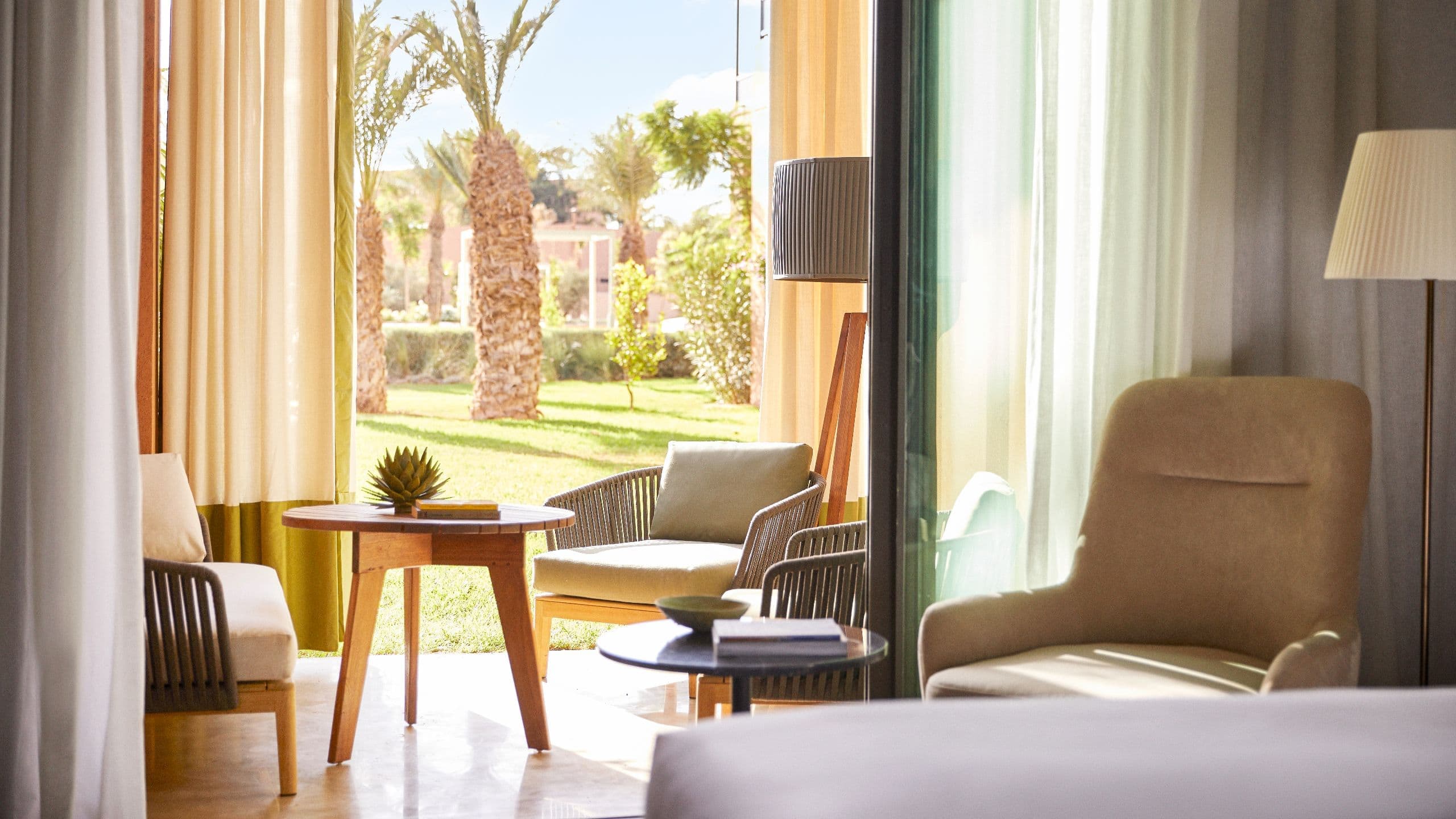 1 King Bed - Image 3